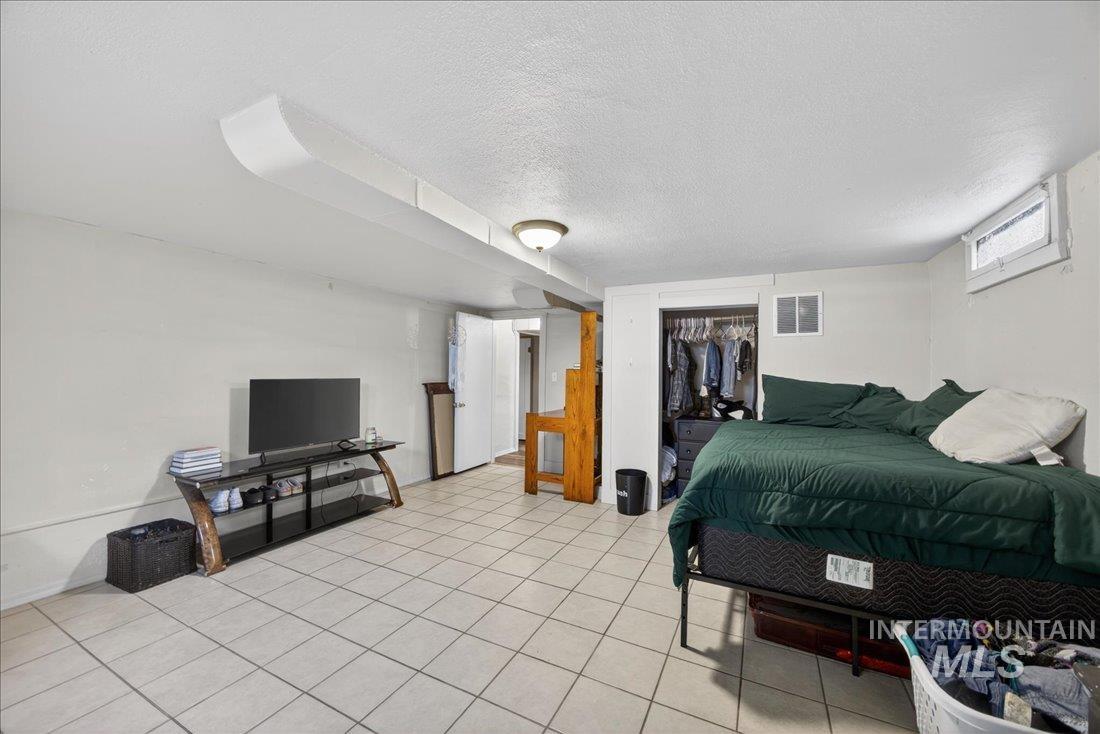 1003 Southside, Nampa, Idaho 83686, 5 Bedrooms, 3 Bathrooms, Residential For Sale, Price $569,990,MLS 98983318