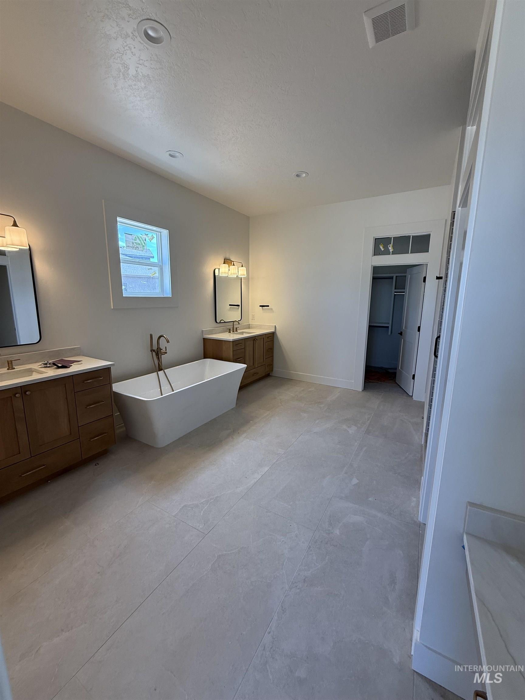 12814 Fjord St., Middleton, Idaho 83644, 3 Bedrooms, 4 Bathrooms, Residential For Sale, Price $1,170,000, 98983319
