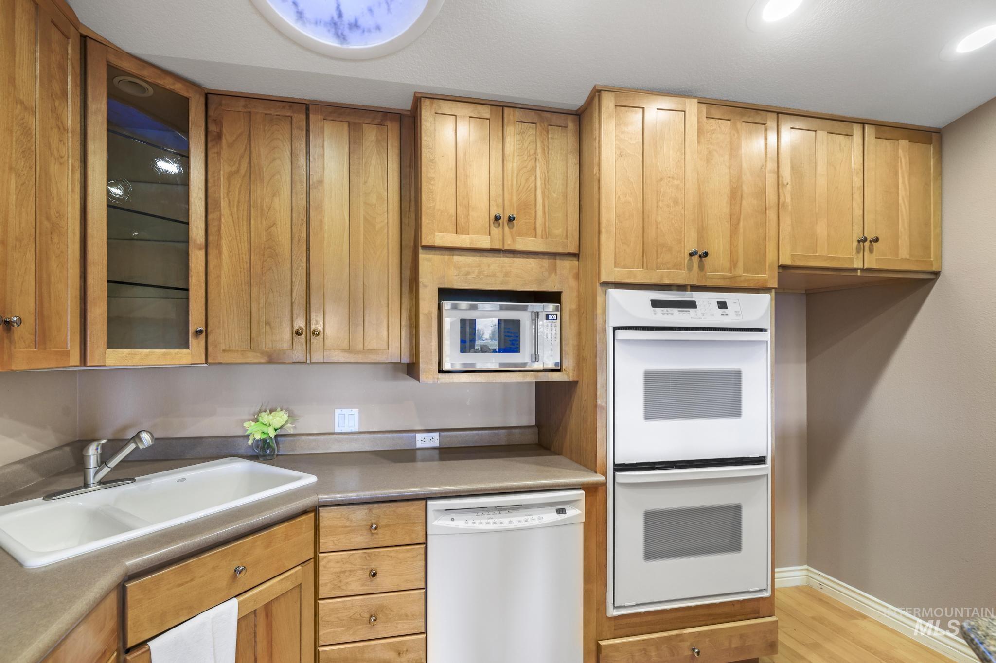 389 Greenbrier Dr, Heyburn, Idaho 83336-0000, 4 Bedrooms, 3 Bathrooms, Residential For Sale, Price $600,000, 98983321