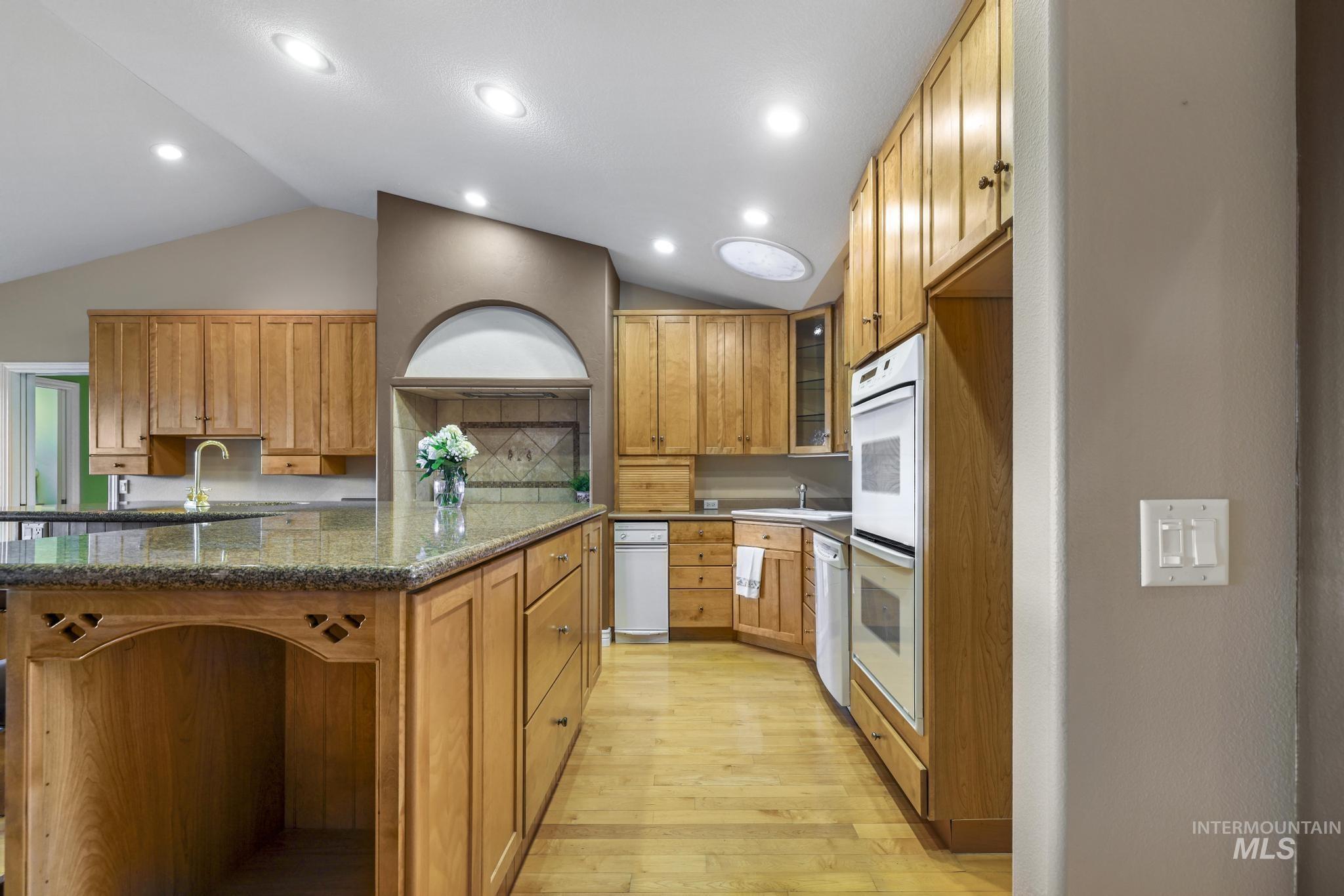 389 Greenbrier Dr, Heyburn, Idaho 83336-0000, 4 Bedrooms, 3 Bathrooms, Residential For Sale, Price $600,000, 98983321