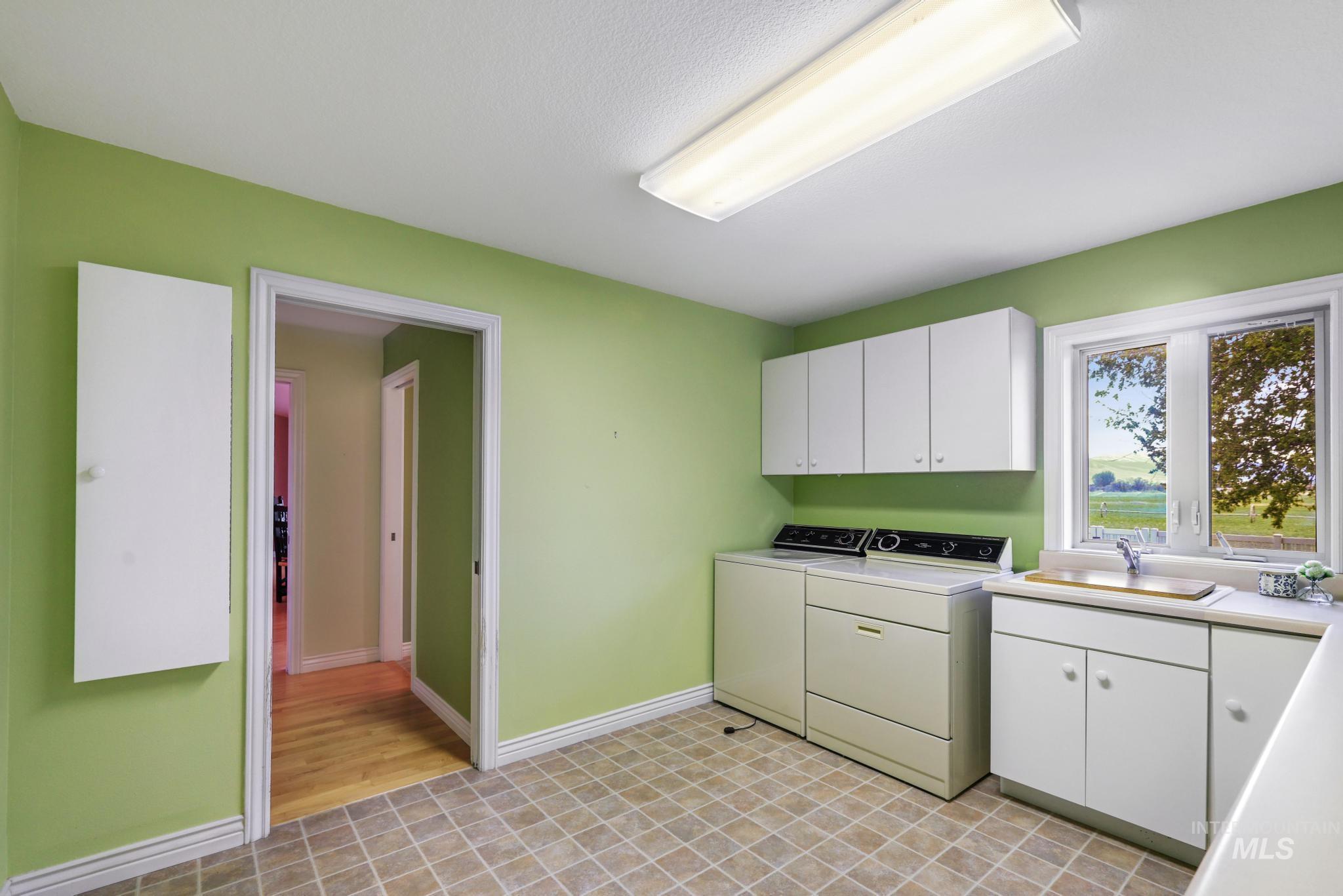 389 Greenbrier Dr, Heyburn, Idaho 83336-0000, 4 Bedrooms, 3 Bathrooms, Residential For Sale, Price $600,000, 98983321