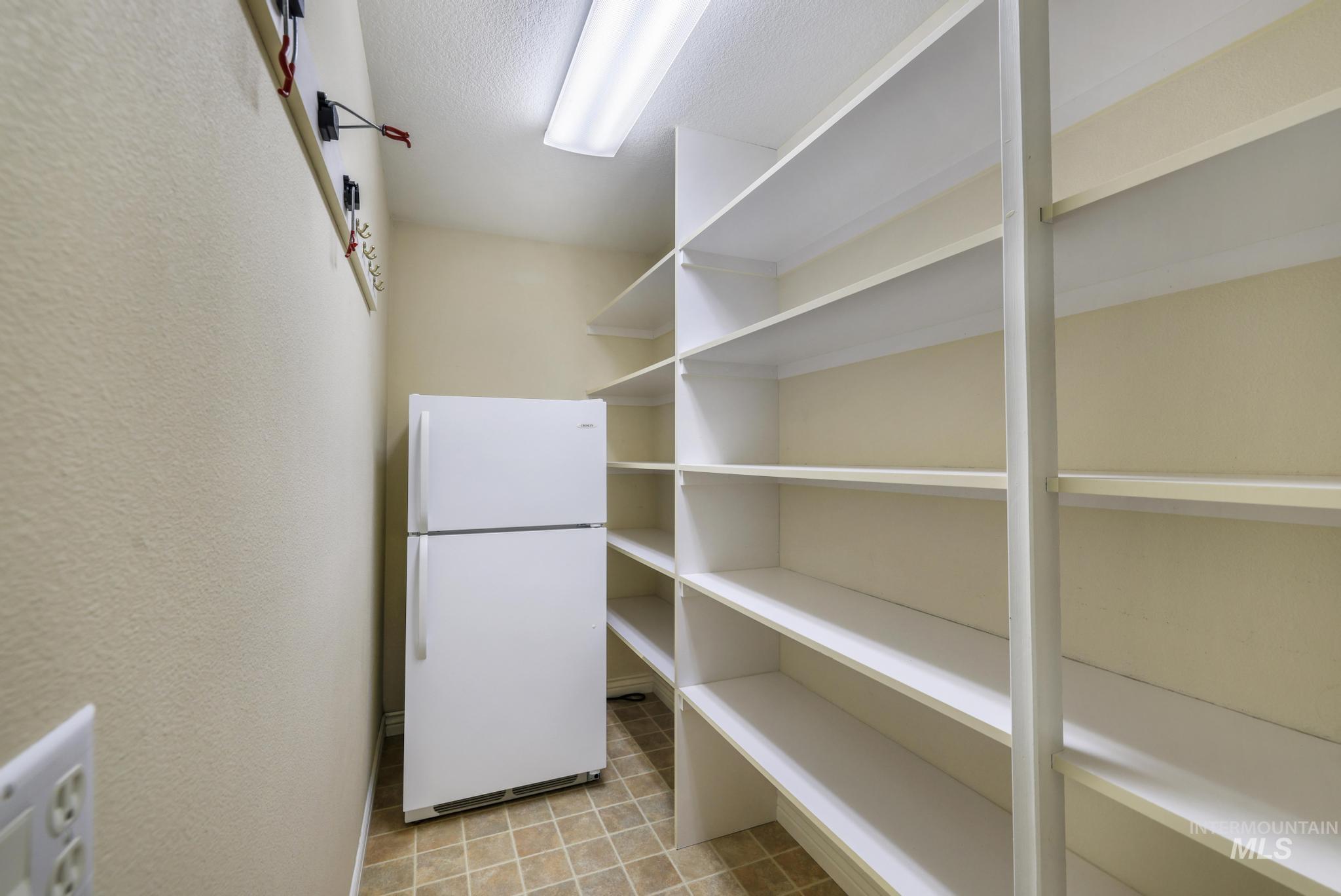 389 Greenbrier Dr, Heyburn, Idaho 83336-0000, 4 Bedrooms, 3 Bathrooms, Residential For Sale, Price $600,000, 98983321