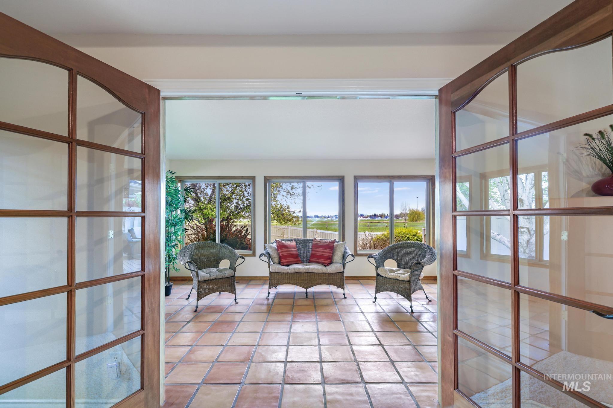 389 Greenbrier Dr, Heyburn, Idaho 83336-0000, 4 Bedrooms, 3 Bathrooms, Residential For Sale, Price $600,000, 98983321