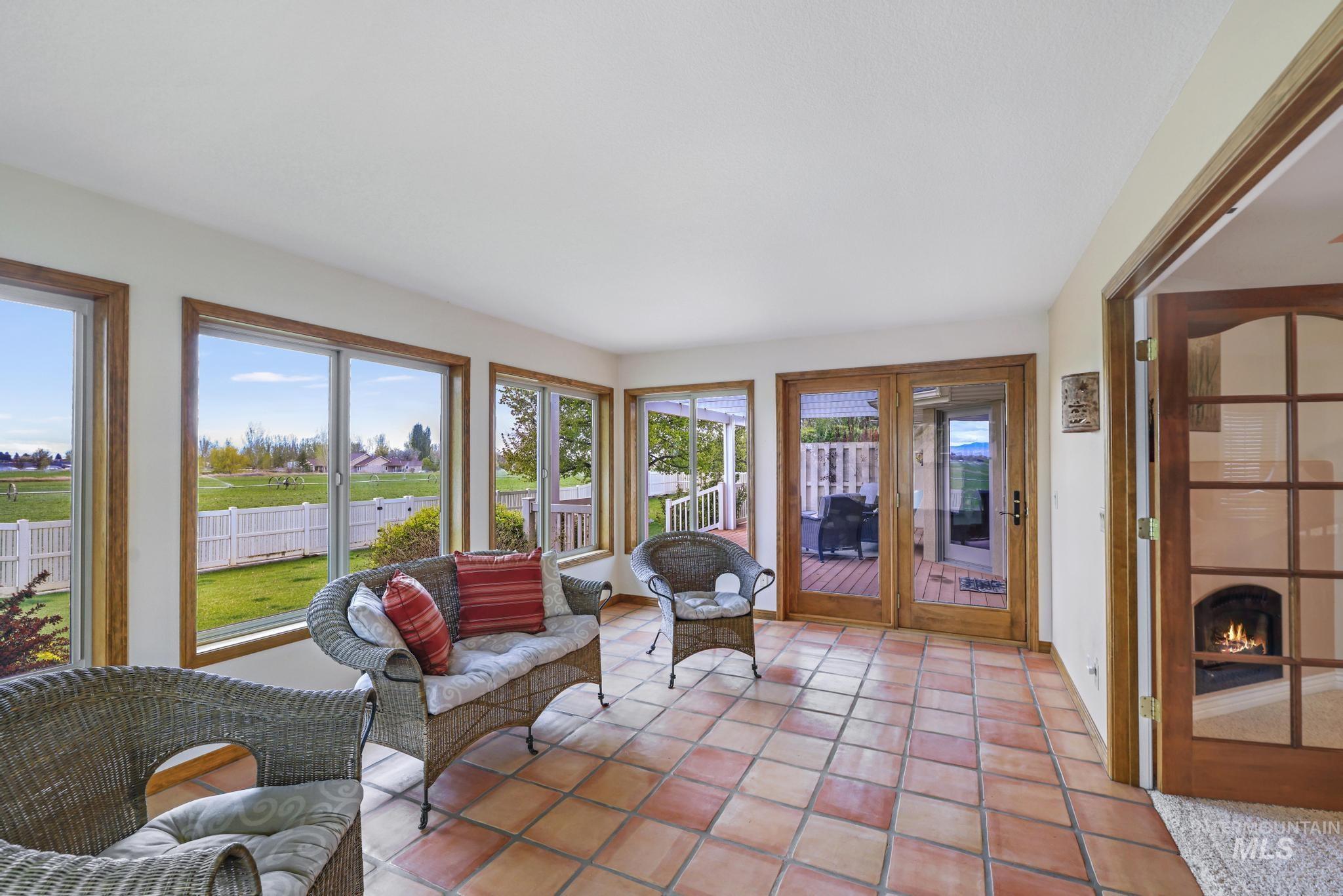 389 Greenbrier Dr, Heyburn, Idaho 83336-0000, 4 Bedrooms, 3 Bathrooms, Residential For Sale, Price $600,000, 98983321