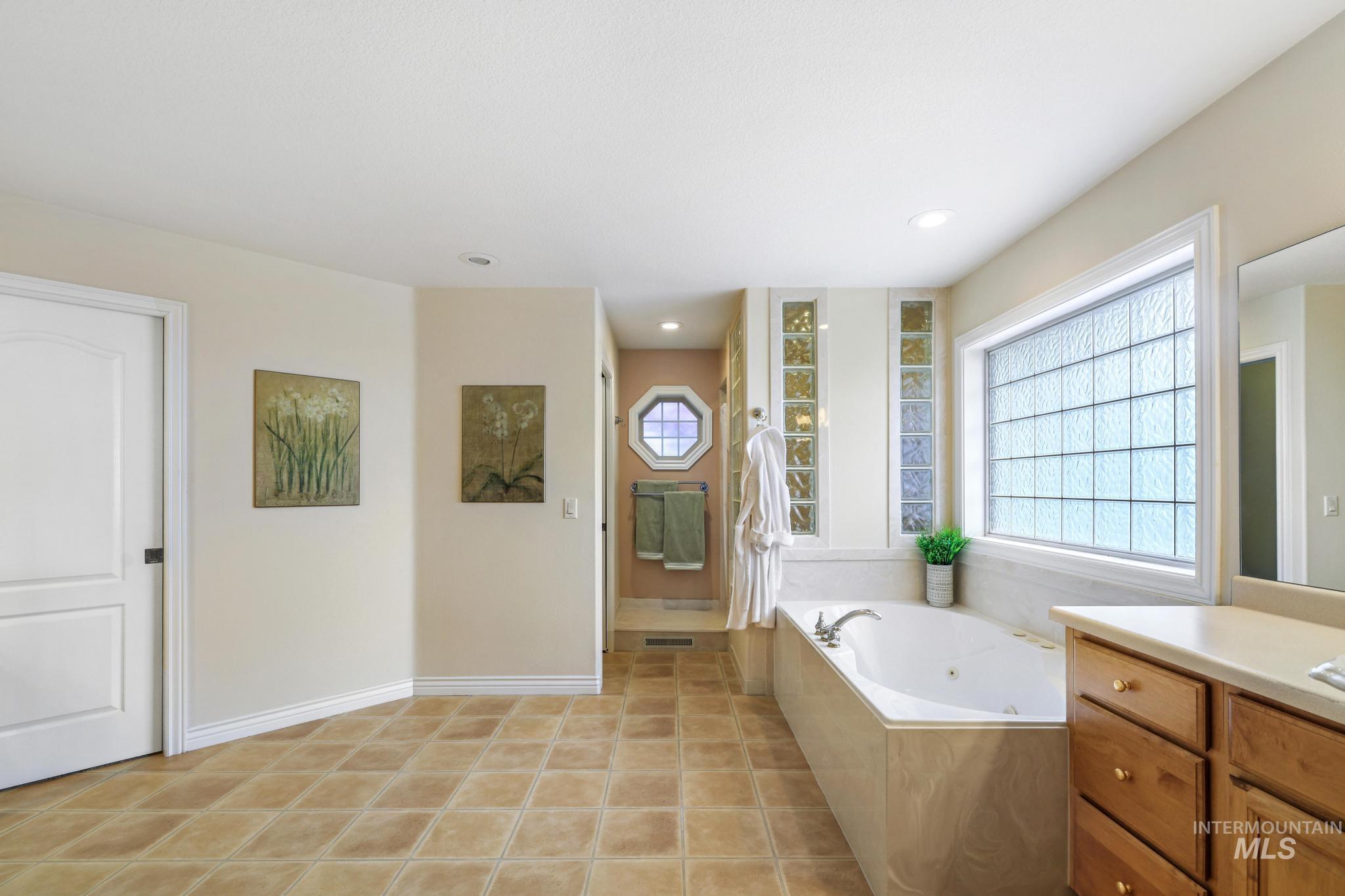 389 Greenbrier Dr, Heyburn, Idaho 83336-0000, 4 Bedrooms, 3 Bathrooms, Residential For Sale, Price $600,000, 98983321