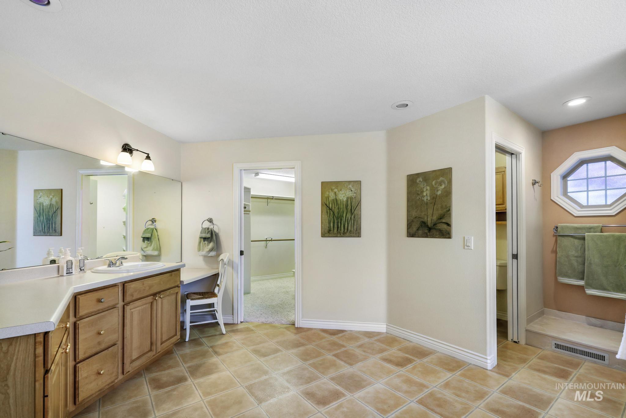 389 Greenbrier Dr, Heyburn, Idaho 83336-0000, 4 Bedrooms, 3 Bathrooms, Residential For Sale, Price $600,000, 98983321