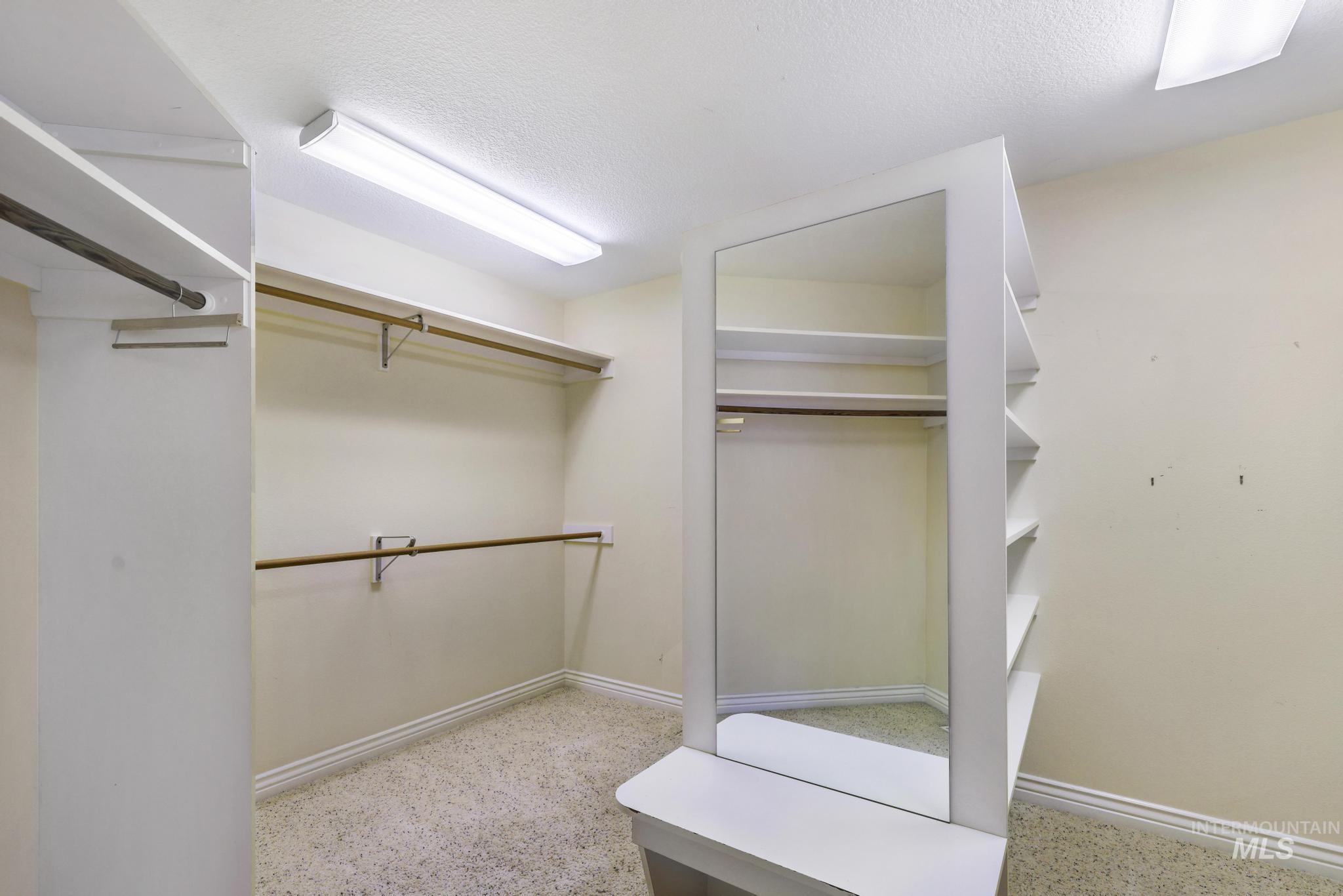 389 Greenbrier Dr, Heyburn, Idaho 83336-0000, 4 Bedrooms, 3 Bathrooms, Residential For Sale, Price $600,000, 98983321