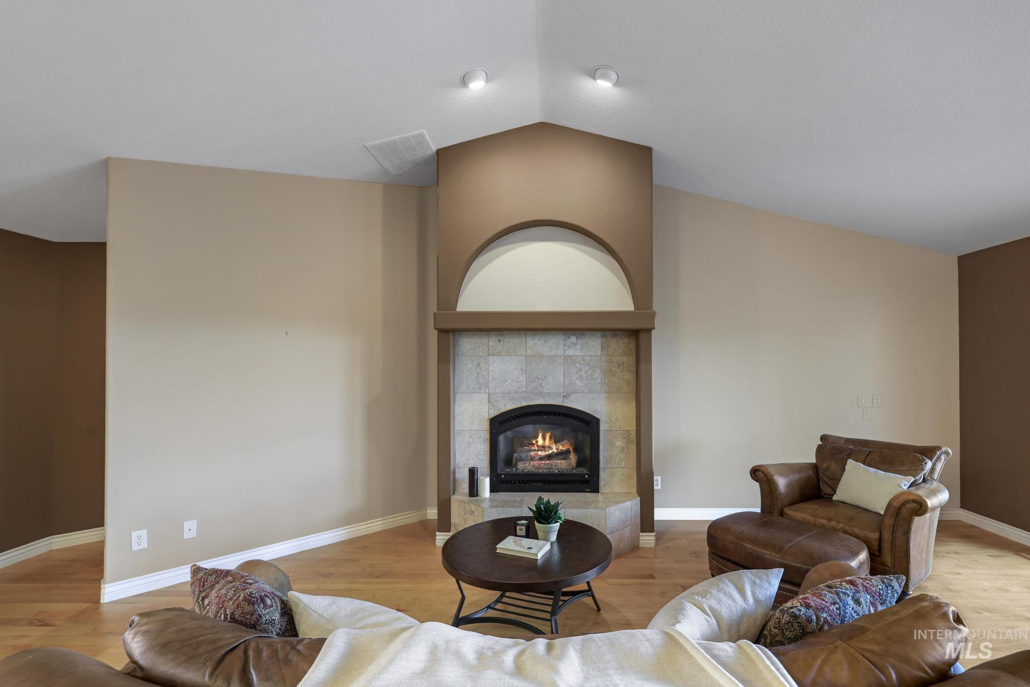 389 Greenbrier Dr, Heyburn, Idaho 83336-0000, 4 Bedrooms, 3 Bathrooms, Residential For Sale, Price $600,000, 98983321