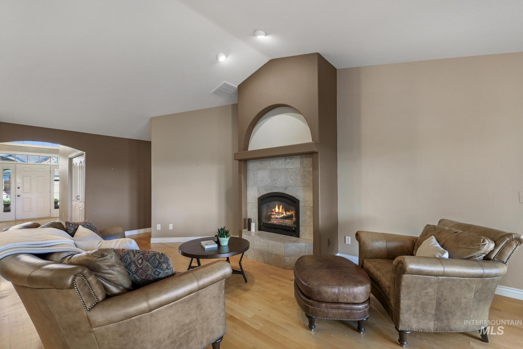 389 Greenbrier Dr, Heyburn, Idaho 83336-0000, 4 Bedrooms, 3 Bathrooms, Residential For Sale, Price $600,000, 98983321