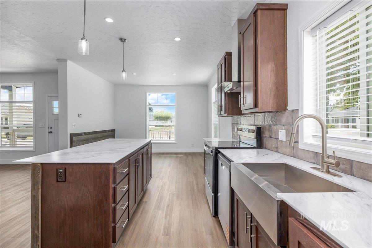421 S Curtis Rd, #138, Boise, Idaho 83705, 3 Bedrooms, 2 Bathrooms, Residential For Sale, Price $250,000, 98983323