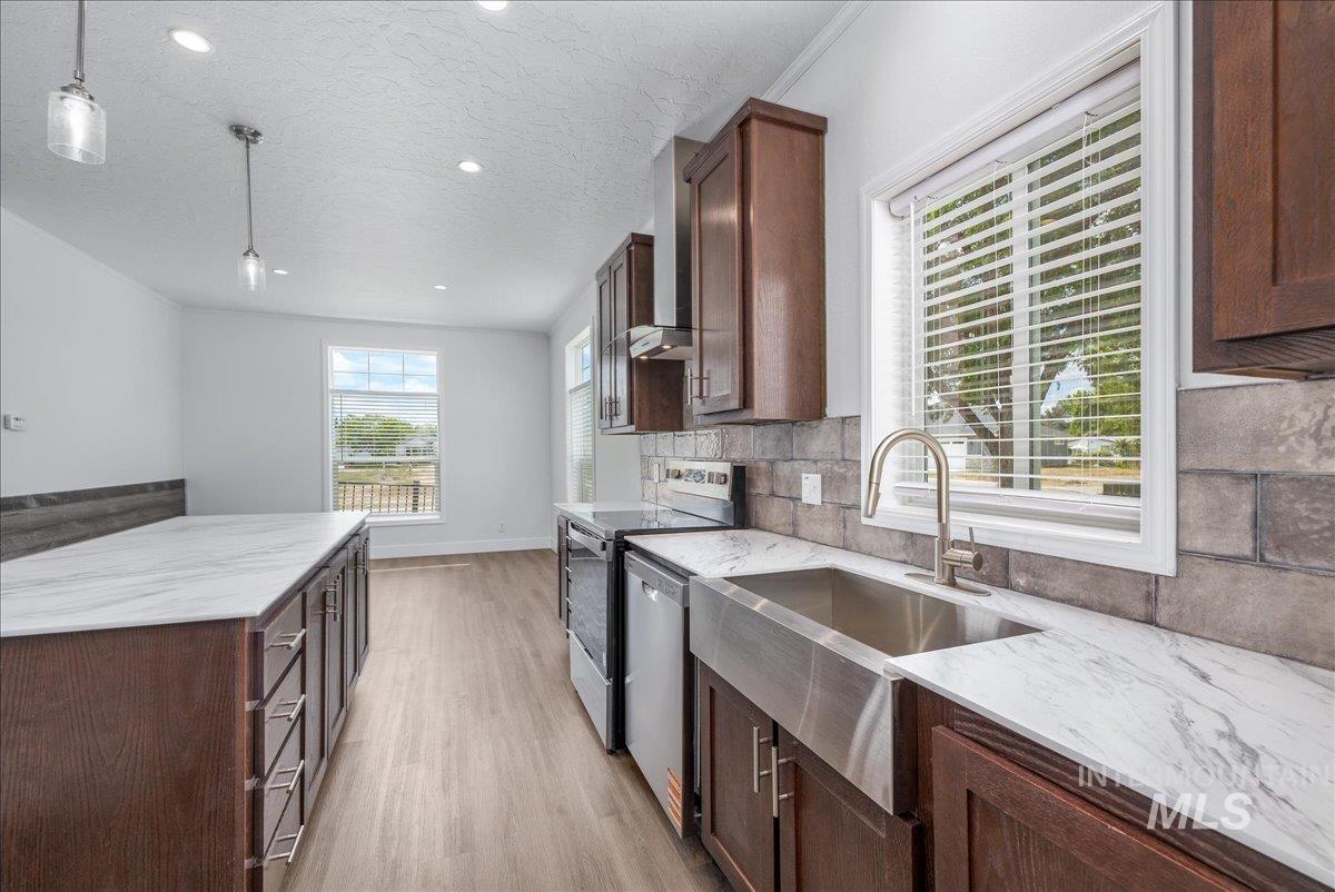 421 S Curtis Rd, #138, Boise, Idaho 83705, 3 Bedrooms, 2 Bathrooms, Residential For Sale, Price $250,000, 98983323