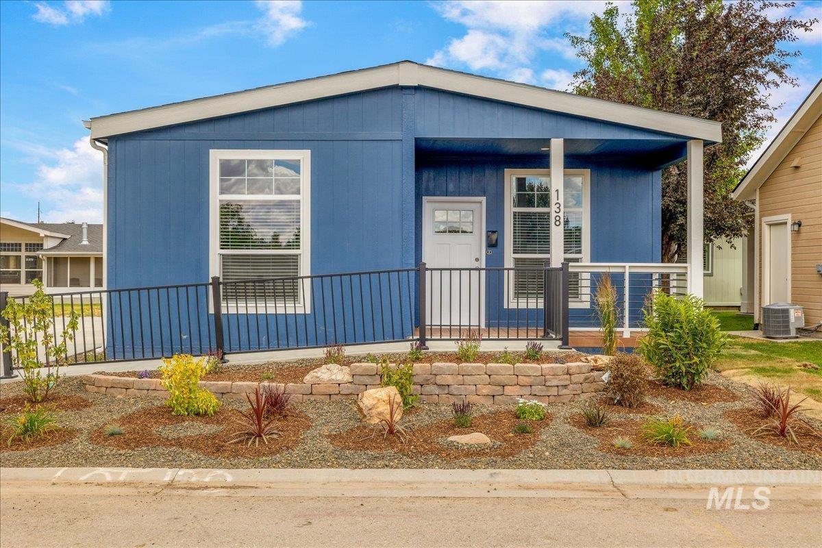 421 S Curtis Rd, #138, Boise, Idaho 83705, 3 Bedrooms, 2 Bathrooms, Residential For Sale, Price $250,000, 98983323