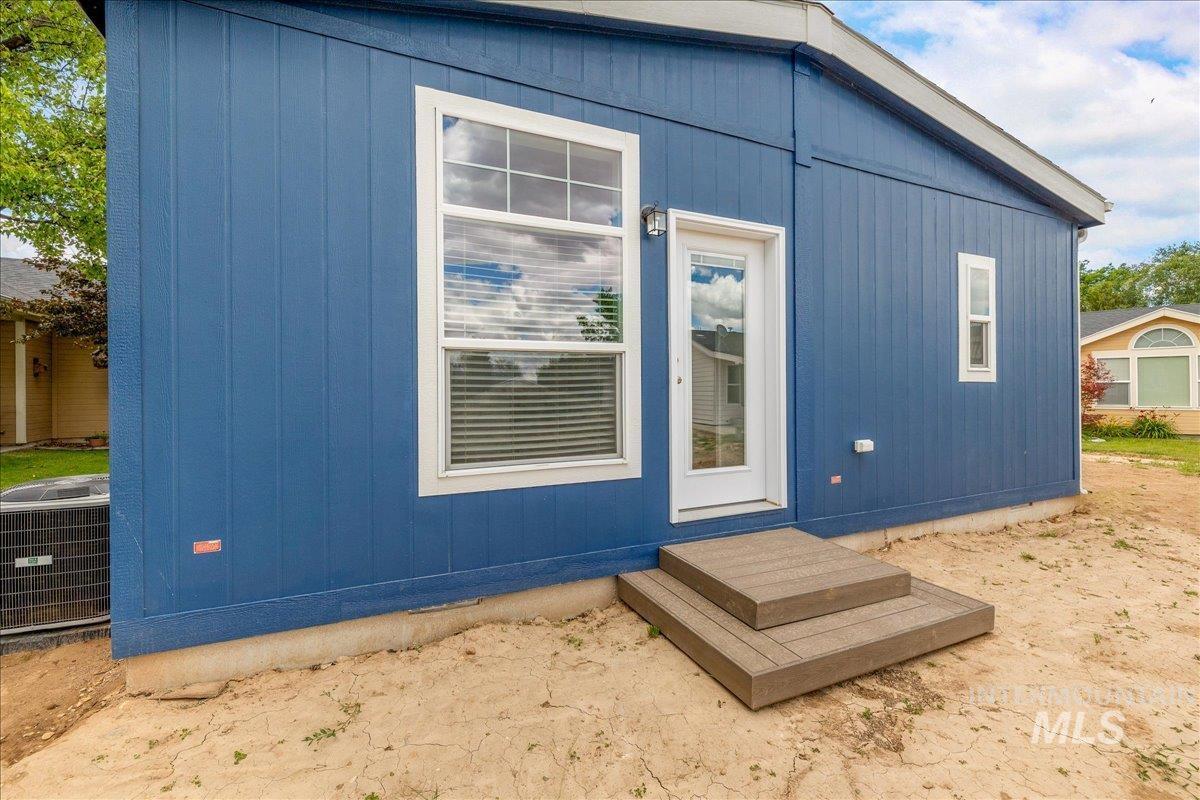 421 S Curtis Rd, #138, Boise, Idaho 83705, 3 Bedrooms, 2 Bathrooms, Residential For Sale, Price $250,000, 98983323