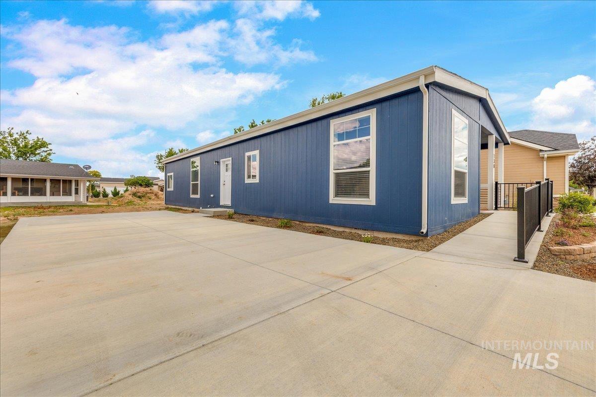 421 S Curtis Rd, #138, Boise, Idaho 83705, 3 Bedrooms, 2 Bathrooms, Residential For Sale, Price $250,000, 98983323