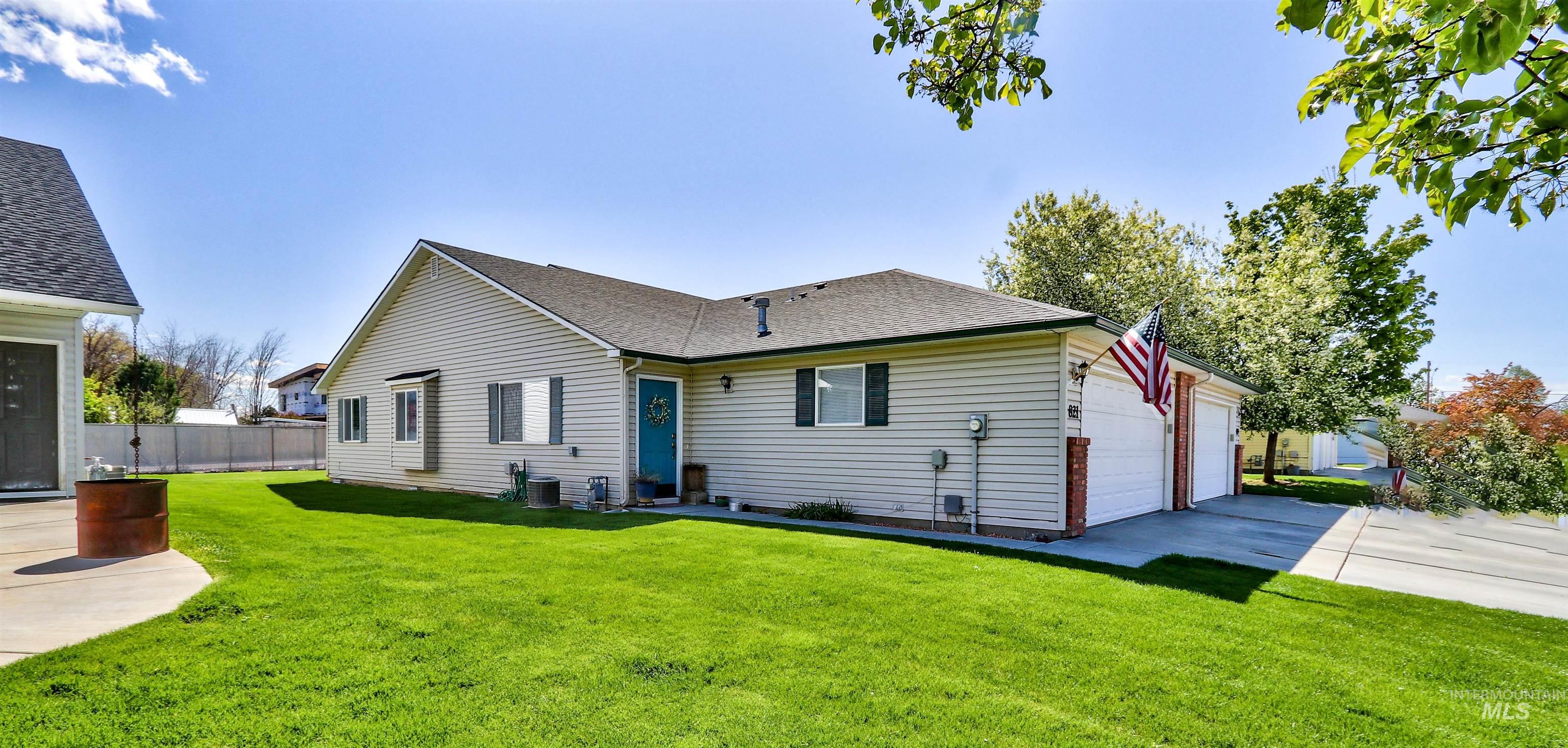 821 E Maine, Nampa, Idaho 83686, 3 Bedrooms, 2 Bathrooms, Residential For Sale, Price $322,000,MLS 98983324