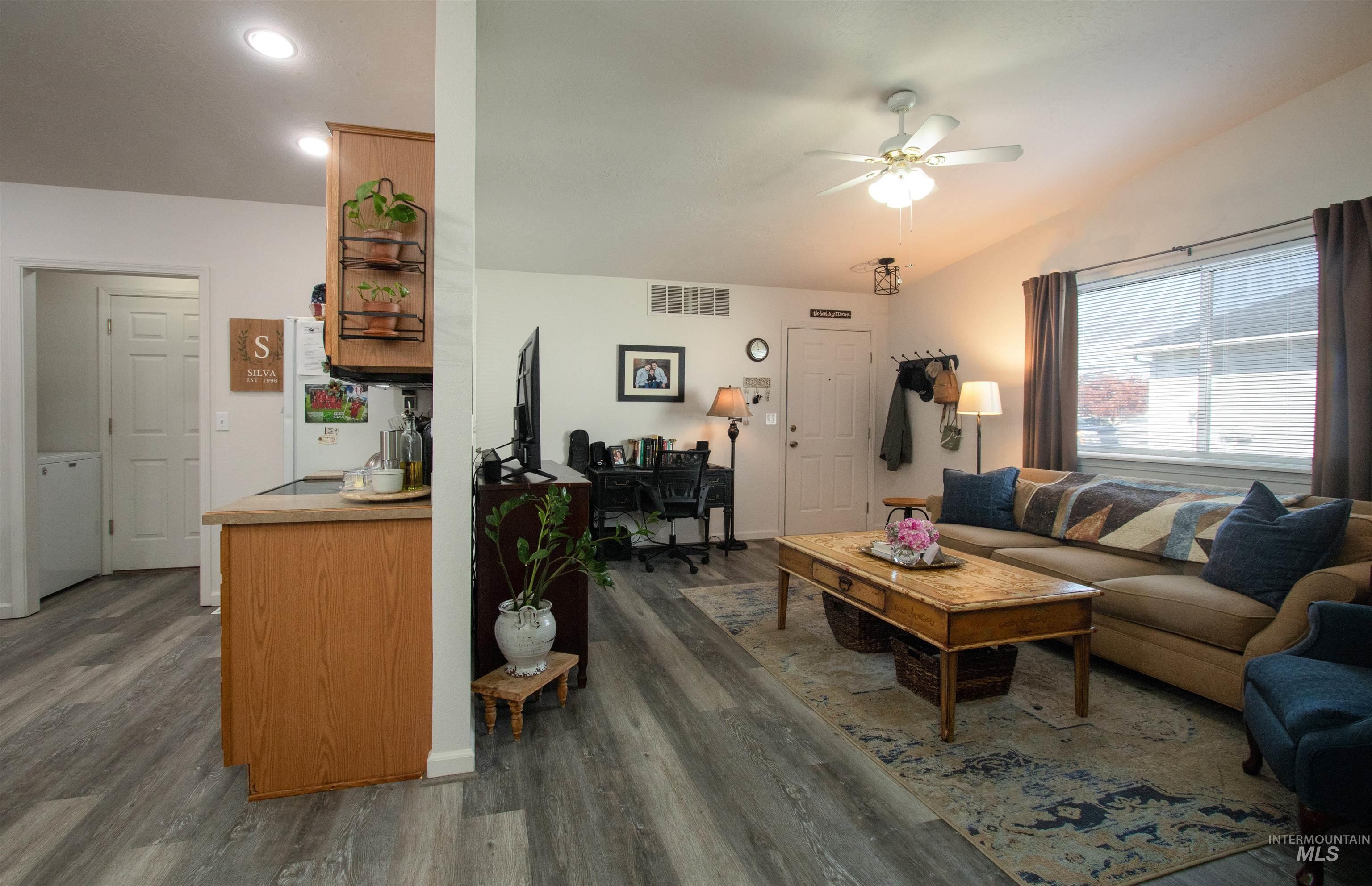 821 E Maine, Nampa, Idaho 83686, 3 Bedrooms, 2 Bathrooms, Residential For Sale, Price $322,000,MLS 98983324