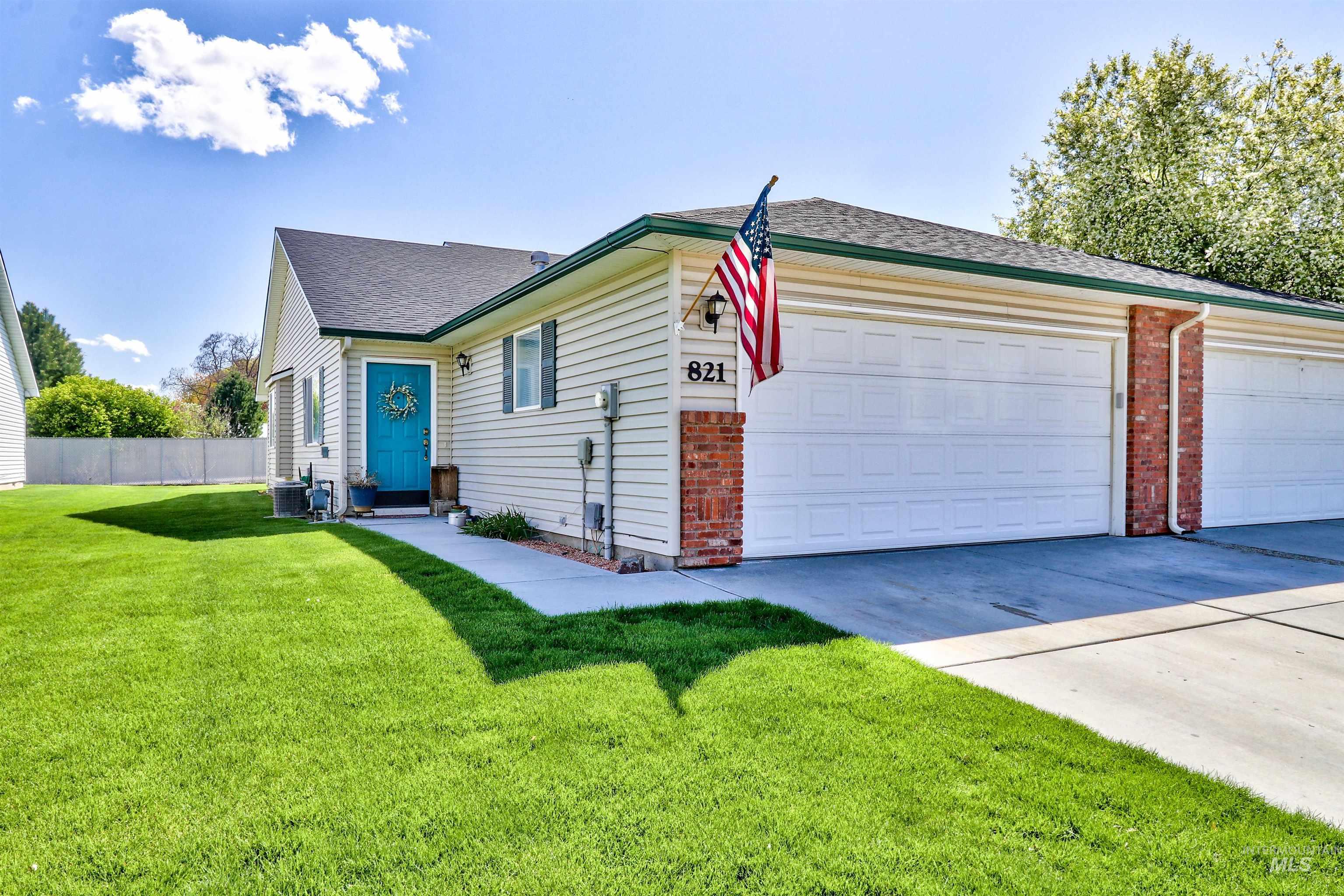 821 E Maine, Nampa, Idaho 83686, 3 Bedrooms, 2 Bathrooms, Residential For Sale, Price $322,000,MLS 98983324