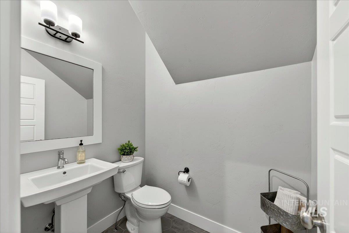 1854 N Tullshire Way, Eagle, Idaho 83616, 4 Bedrooms, 2.5 Bathrooms, Residential For Sale, Price $995,900, 98983325