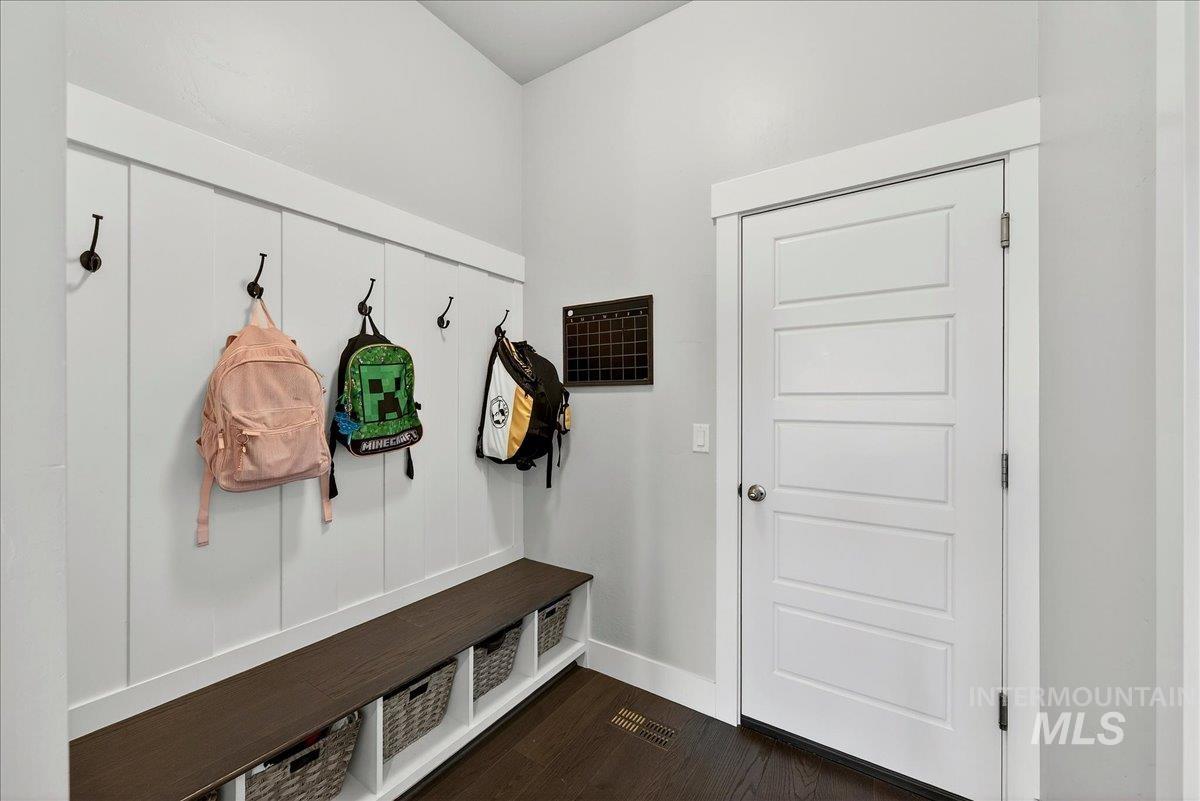 1854 N Tullshire Way, Eagle, Idaho 83616, 4 Bedrooms, 2.5 Bathrooms, Residential For Sale, Price $995,900, 98983325