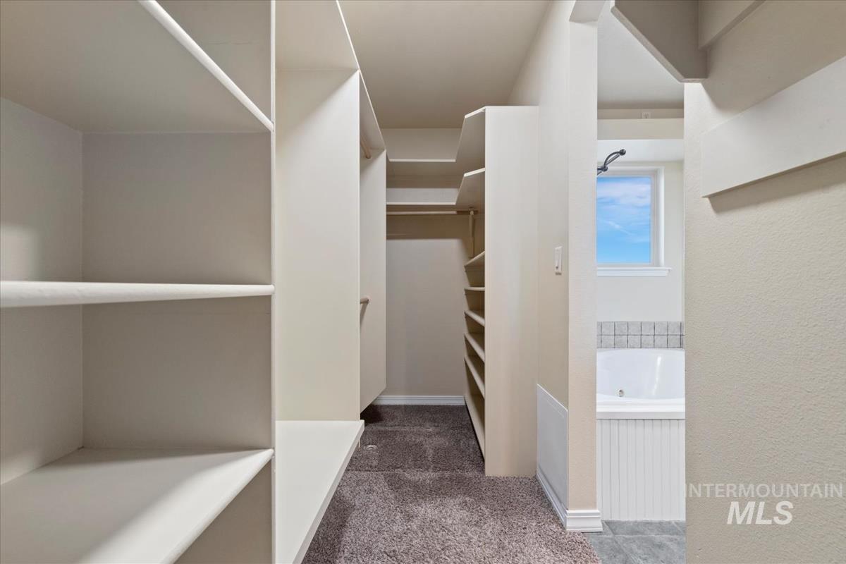 12840 Quail Run Ln., Caldwell, Idaho 83607, 4 Bedrooms, 3 Bathrooms, Residential For Sale, Price $999,900, 98983326