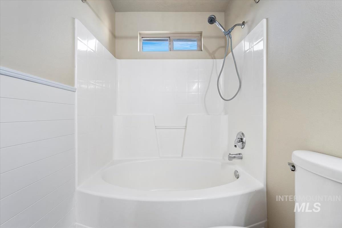 12840 Quail Run Ln., Caldwell, Idaho 83607, 4 Bedrooms, 3 Bathrooms, Residential For Sale, Price $999,900, 98983326