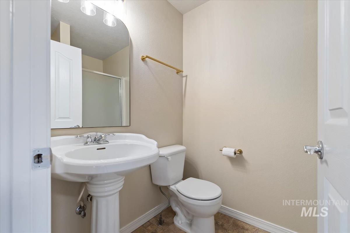 12840 Quail Run Ln., Caldwell, Idaho 83607, 4 Bedrooms, 3 Bathrooms, Residential For Sale, Price $999,900, 98983326