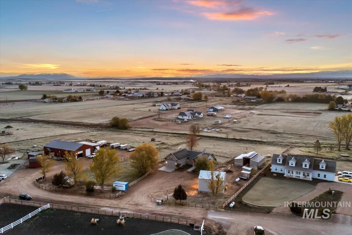 12840 Quail Run Ln., Caldwell, Idaho 83607, 4 Bedrooms, 3 Bathrooms, Residential For Sale, Price $999,900, 98983326