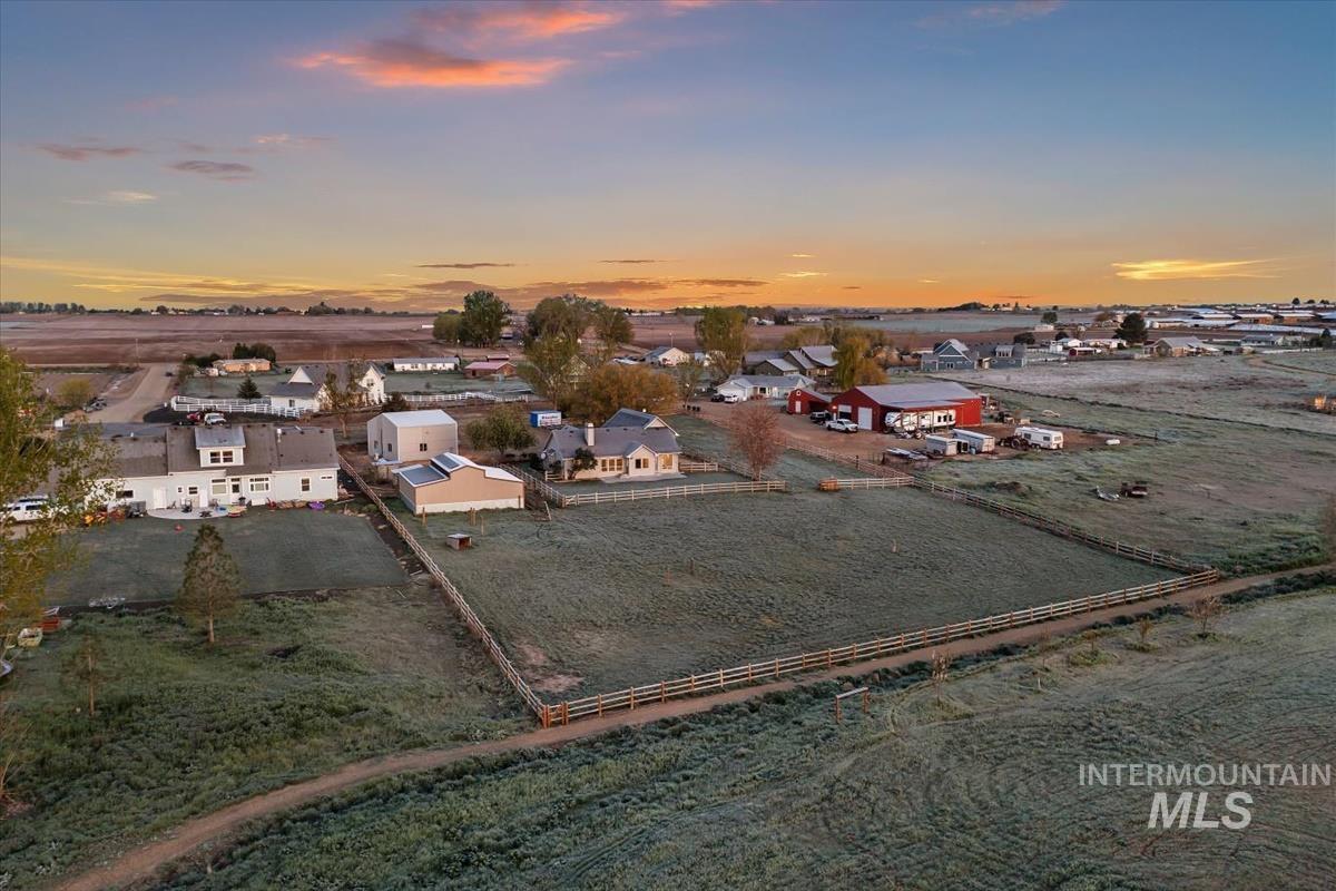 12840 Quail Run Ln., Caldwell, Idaho 83607, 4 Bedrooms, 3 Bathrooms, Residential For Sale, Price $999,900, 98983326