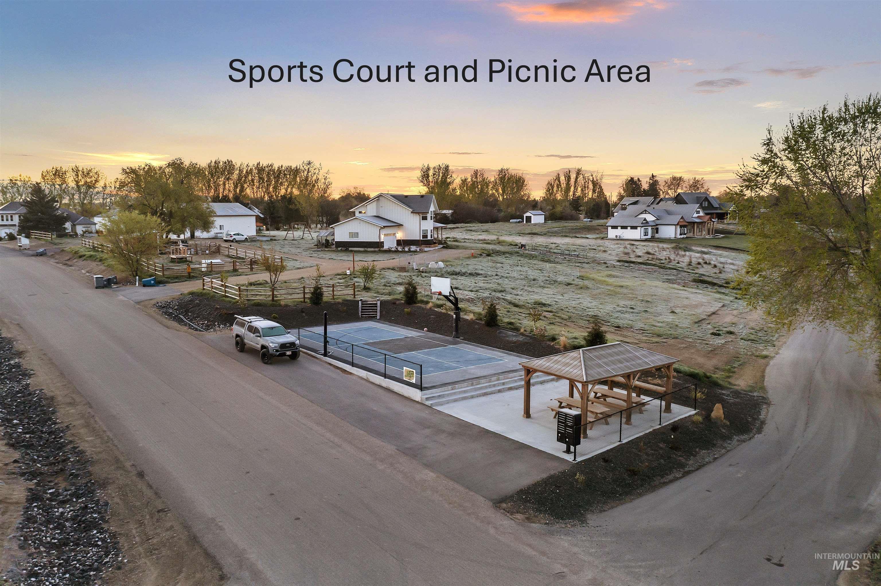 12840 Quail Run Ln., Caldwell, Idaho 83607, 4 Bedrooms, 3 Bathrooms, Residential For Sale, Price $999,900,MLS 98983326