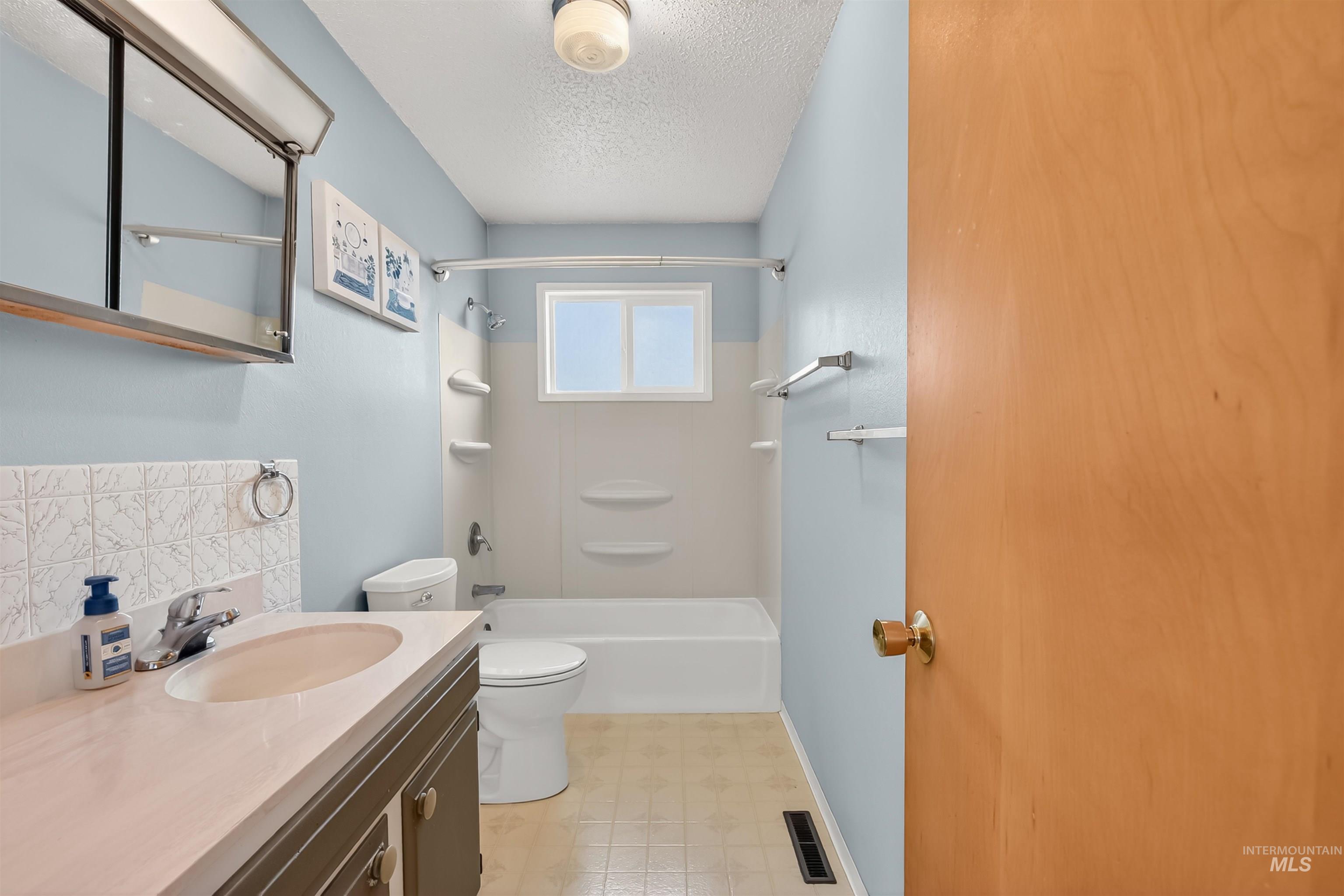 1301 Boston Street, Clarkston, Washington 99403, 4 Bedrooms, 2 Bathrooms, Residential For Sale, Price $400,000, 98983327