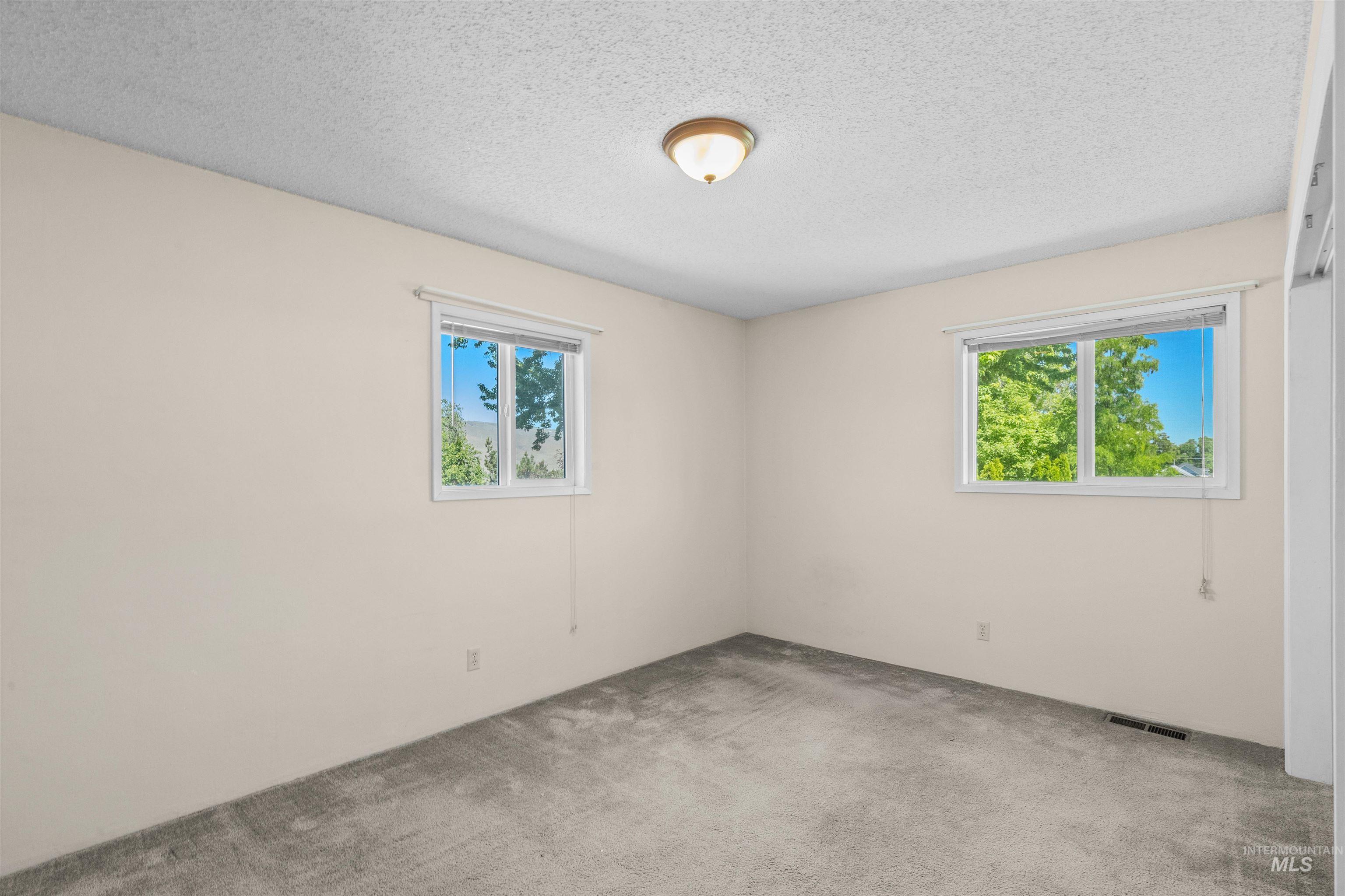 1301 Boston Street, Clarkston, Washington 99403, 4 Bedrooms, 2 Bathrooms, Residential For Sale, Price $400,000, 98983327