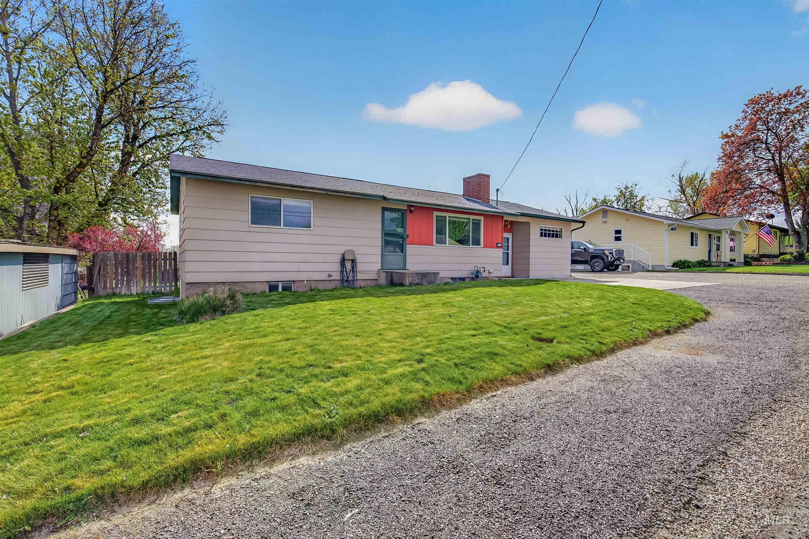 1301 Boston Street, Clarkston, Washington 99403, 4 Bedrooms, 2 Bathrooms, Residential For Sale, Price $400,000,MLS 98983327