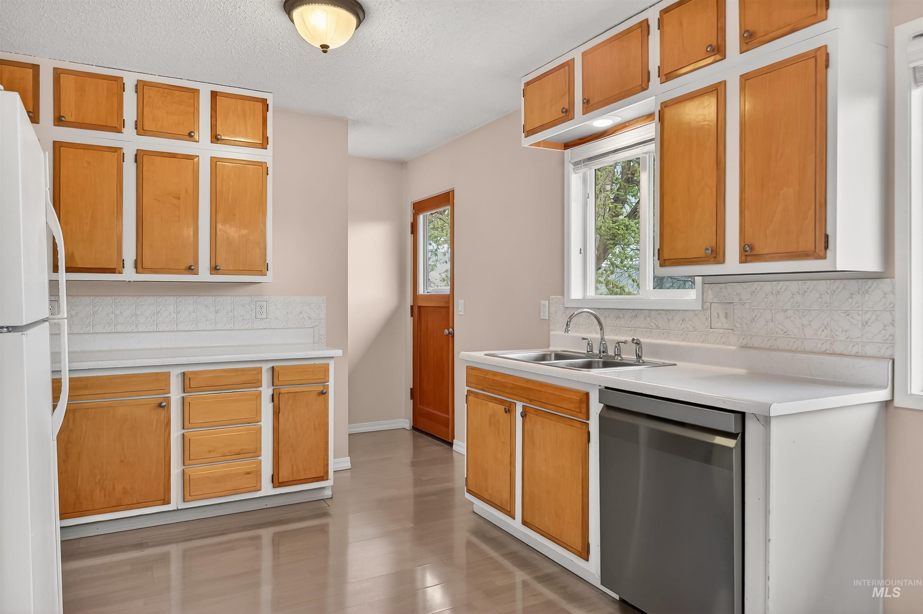 1301 Boston Street, Clarkston, Washington 99403, 4 Bedrooms, 2 Bathrooms, Residential For Sale, Price $400,000,MLS 98983327