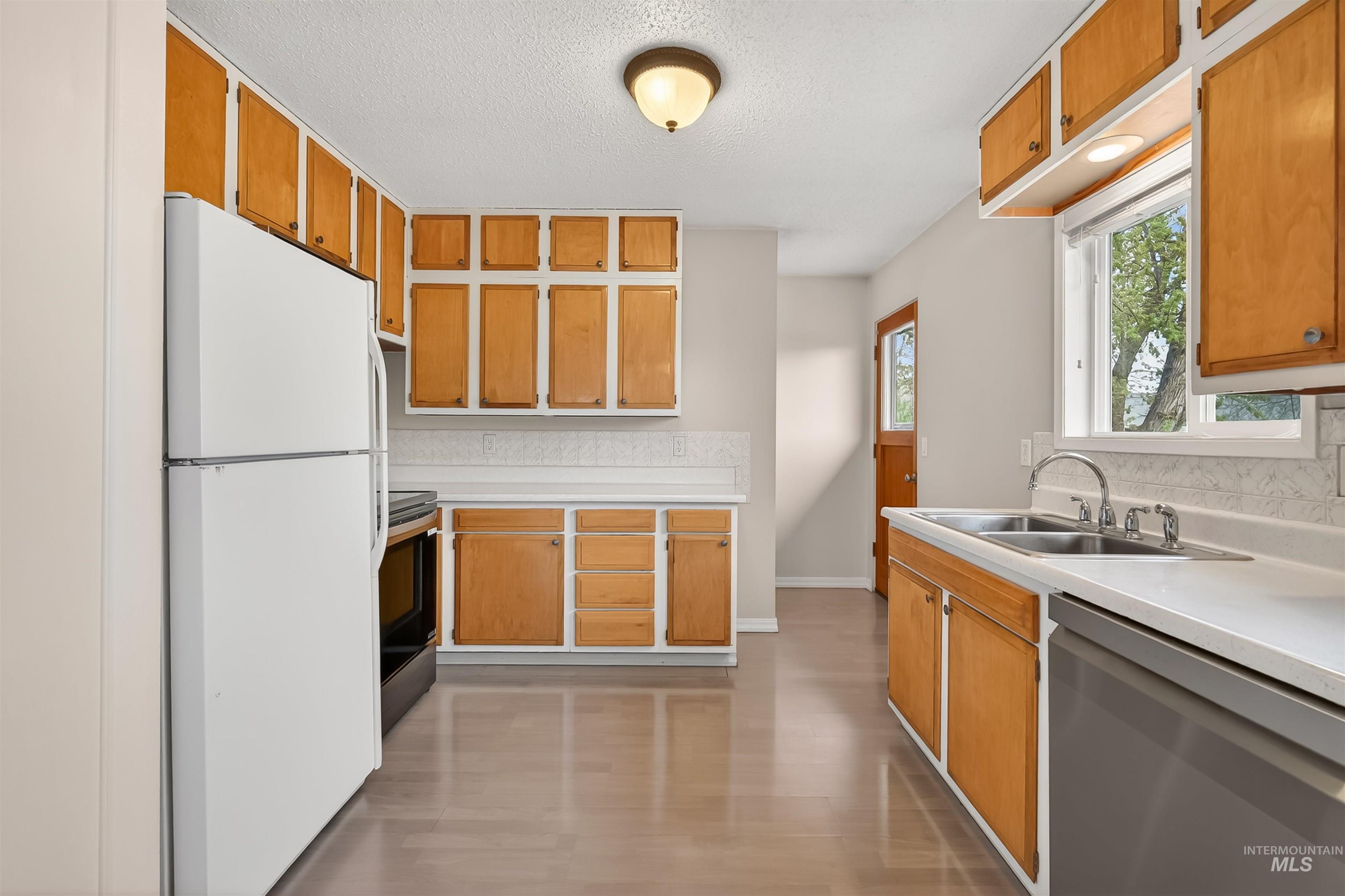 1301 Boston Street, Clarkston, Washington 99403, 4 Bedrooms, 2 Bathrooms, Residential For Sale, Price $400,000,MLS 98983327