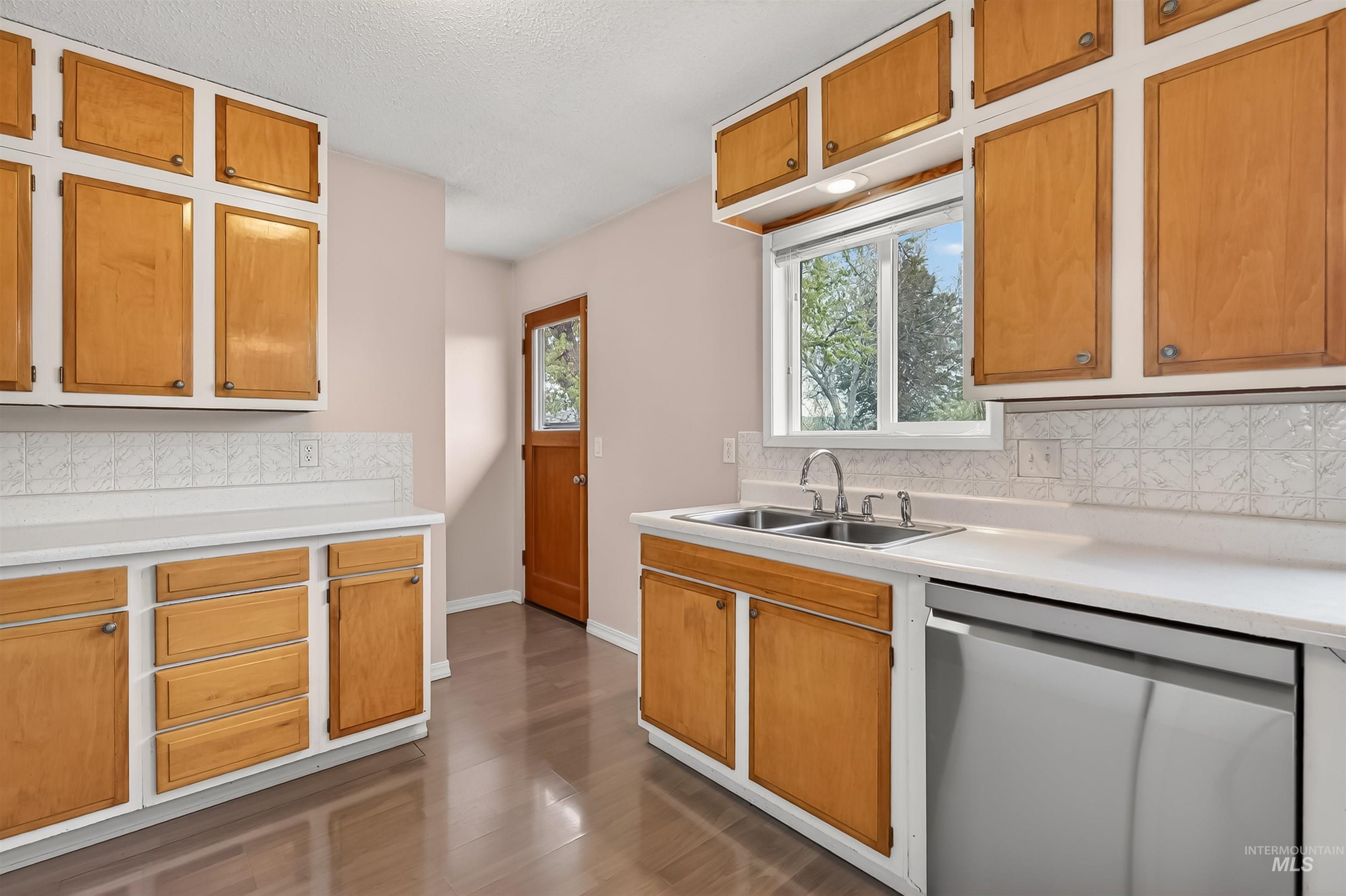 1301 Boston Street, Clarkston, Washington 99403, 4 Bedrooms, 2 Bathrooms, Residential For Sale, Price $400,000,MLS 98983327