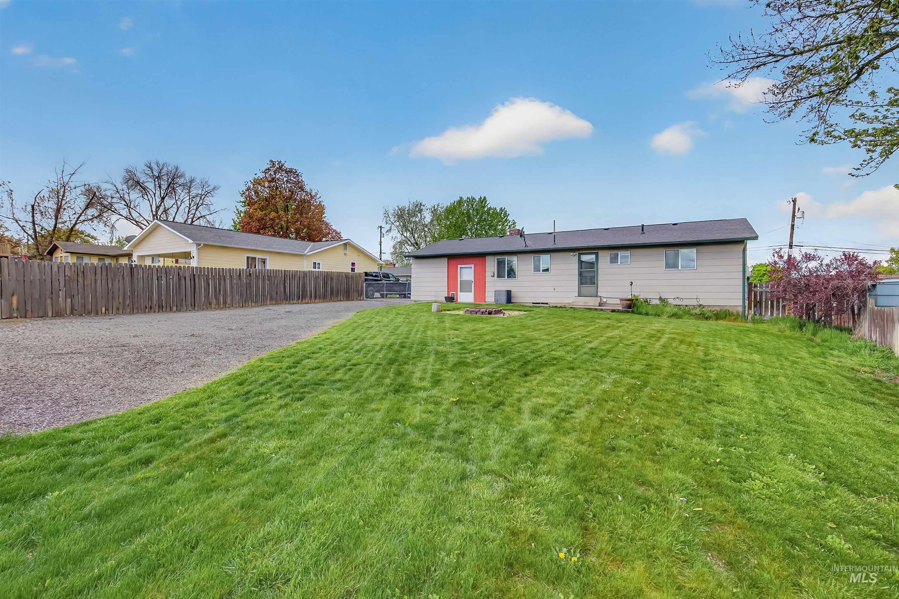 1301 Boston Street, Clarkston, Washington 99403, 4 Bedrooms, 2 Bathrooms, Residential For Sale, Price $400,000,MLS 98983327