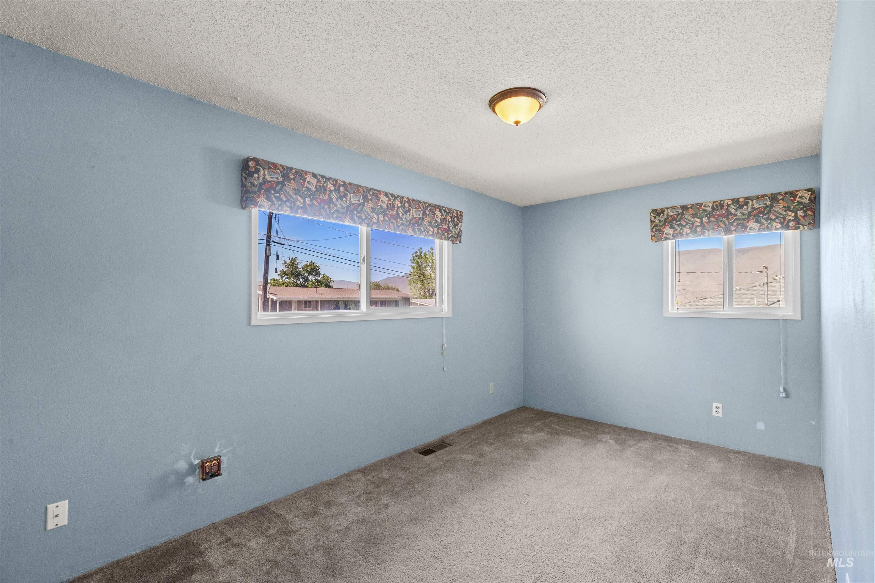 1301 Boston Street, Clarkston, Washington 99403, 4 Bedrooms, 2 Bathrooms, Residential For Sale, Price $400,000, 98983327