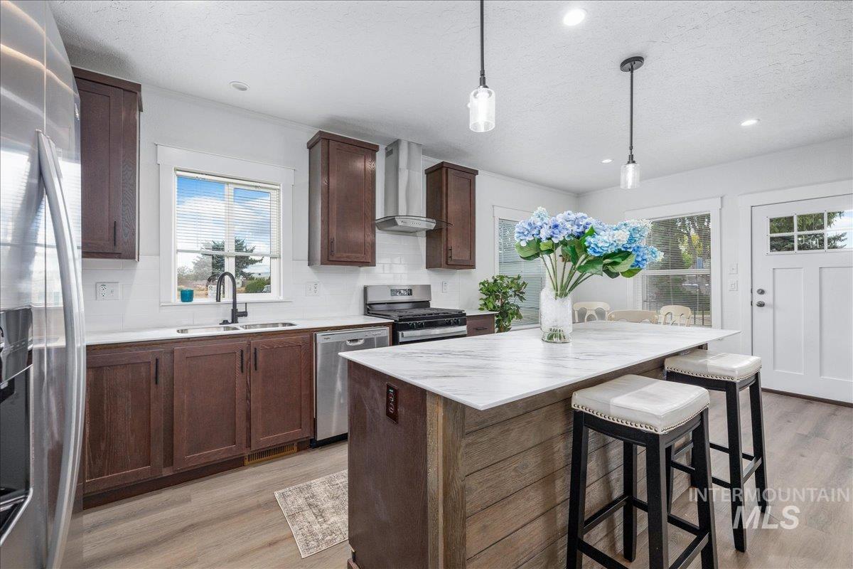 421 S Curtis Rd, #300, Boise, Idaho 83705, 3 Bedrooms, 2 Bathrooms, Residential For Sale, Price $240,000, 98983329