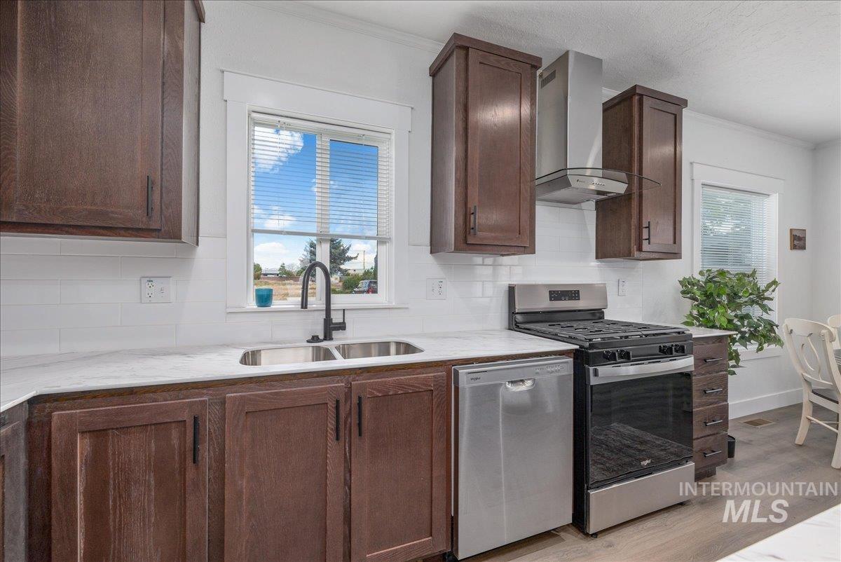 421 S Curtis Rd, #300, Boise, Idaho 83705, 3 Bedrooms, 2 Bathrooms, Residential For Sale, Price $240,000, 98983329