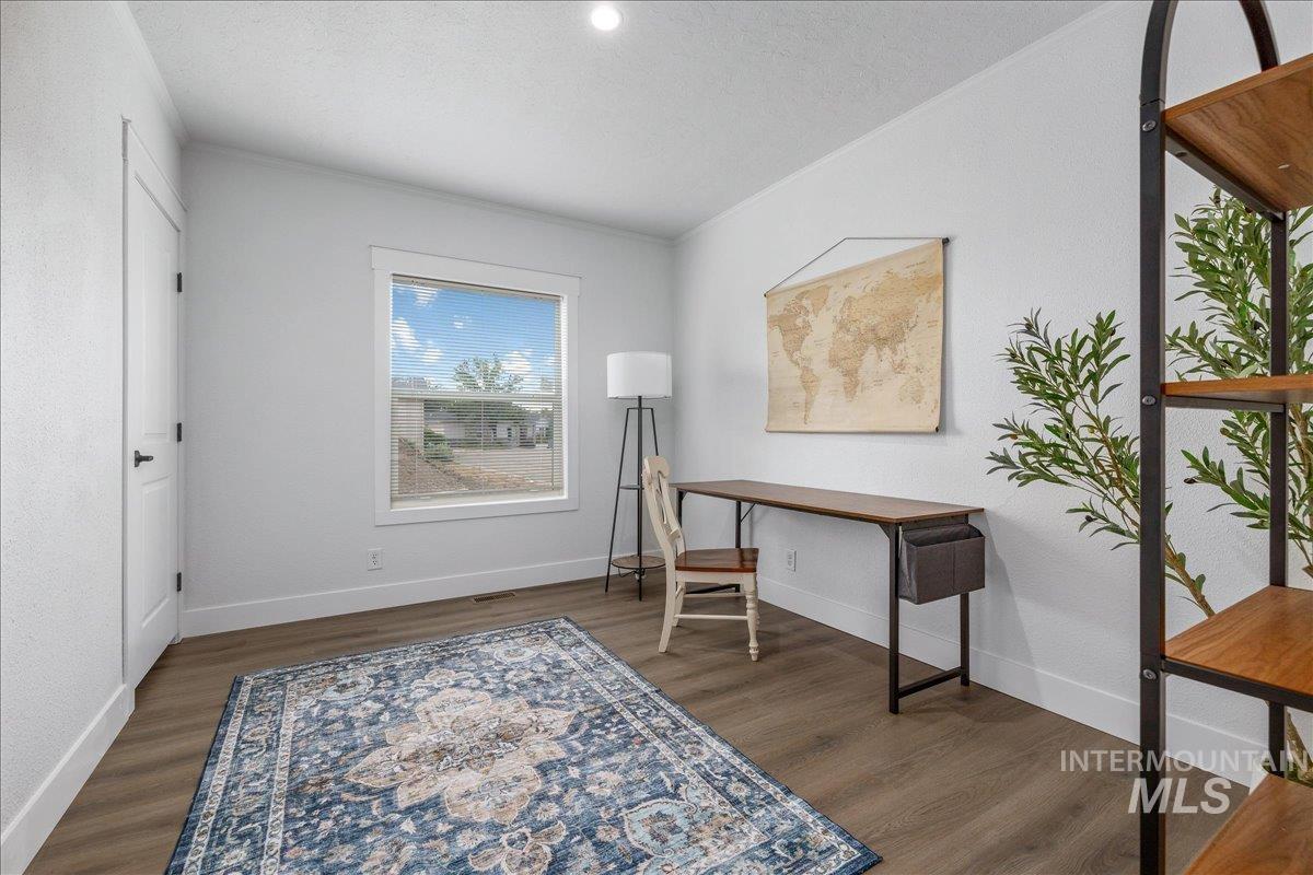 421 S Curtis Rd, #300, Boise, Idaho 83705, 3 Bedrooms, 2 Bathrooms, Residential For Sale, Price $240,000, 98983329