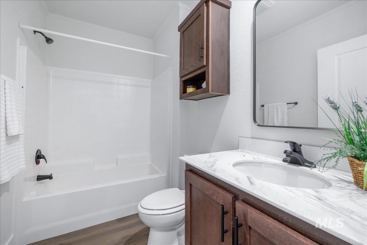 421 S Curtis Rd, #300, Boise, Idaho 83705, 3 Bedrooms, 2 Bathrooms, Residential For Sale, Price $240,000, 98983329
