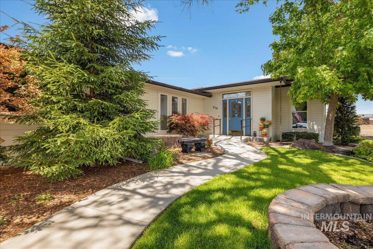 421 S Curtis Rd, #300, Boise, Idaho 83705, 3 Bedrooms, 2 Bathrooms, Residential For Sale, Price $240,000, 98983329