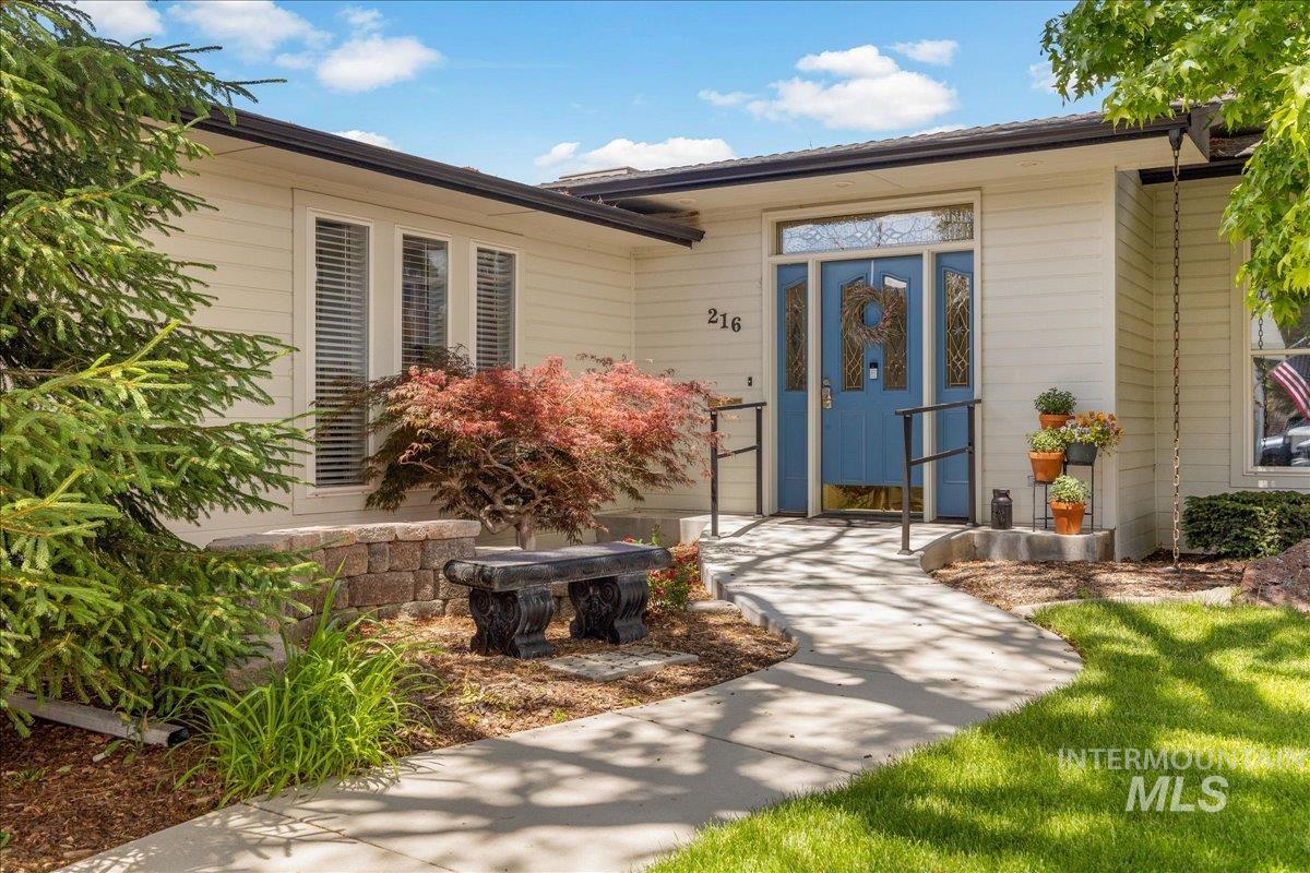 421 S Curtis Rd, #300, Boise, Idaho 83705, 3 Bedrooms, 2 Bathrooms, Residential For Sale, Price $240,000, 98983329
