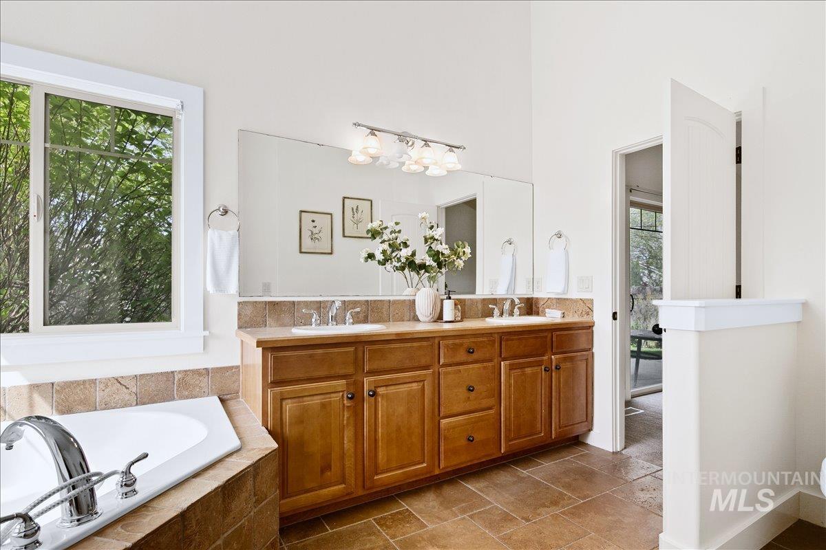 11240 West Blake Dr, Star, Idaho 83669, 4 Bedrooms, 2.5 Bathrooms, Residential For Sale, Price $540,000,MLS 98983331