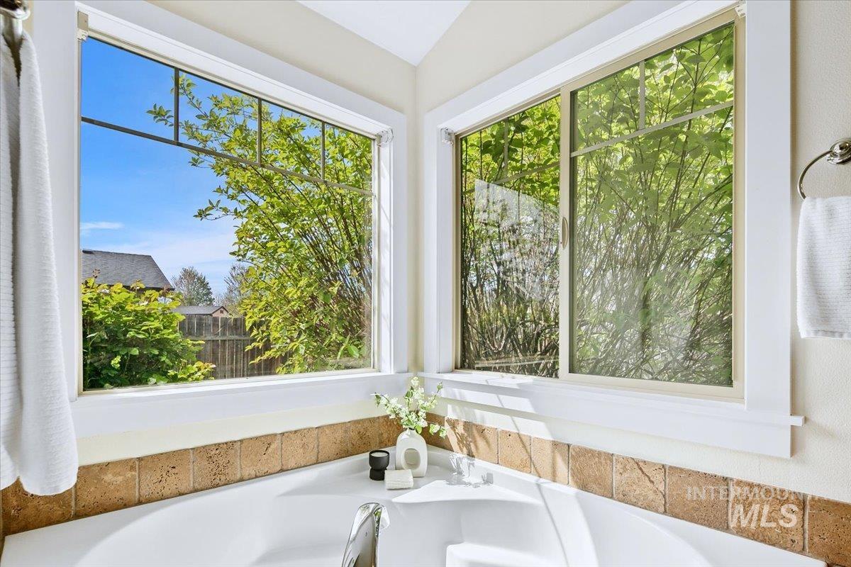 11240 West Blake Dr, Star, Idaho 83669, 4 Bedrooms, 2.5 Bathrooms, Residential For Sale, Price $540,000,MLS 98983331