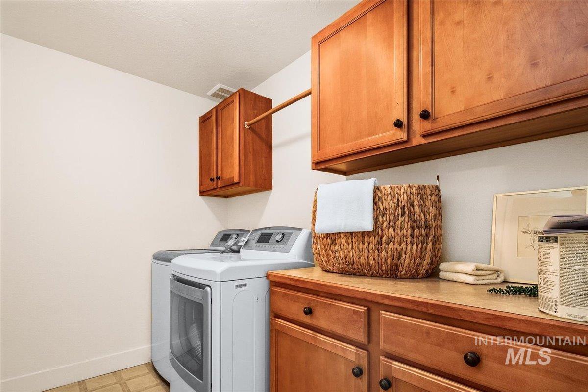 11240 West Blake Dr, Star, Idaho 83669, 4 Bedrooms, 2.5 Bathrooms, Residential For Sale, Price $540,000,MLS 98983331