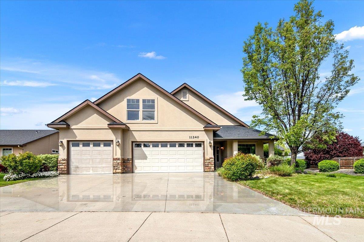 11240 West Blake Dr, Star, Idaho 83669, 4 Bedrooms, 2.5 Bathrooms, Residential For Sale, Price $540,000,MLS 98983331