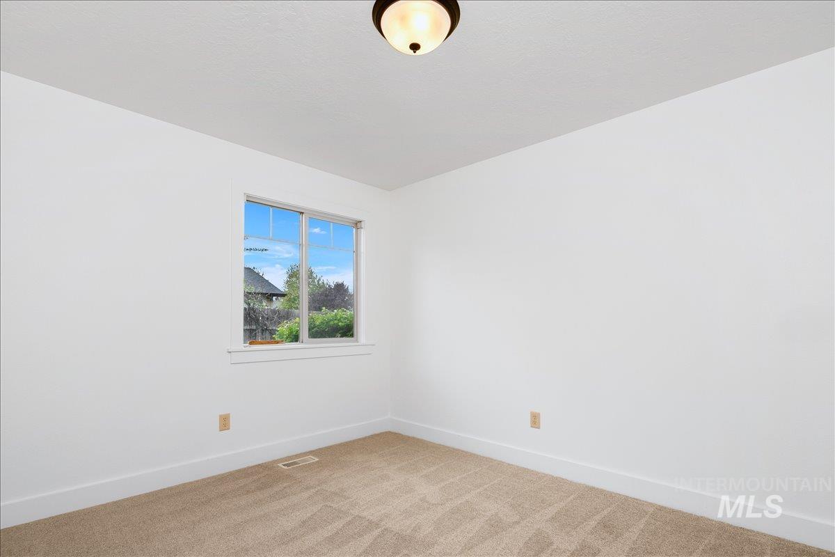 11240 West Blake Dr, Star, Idaho 83669, 4 Bedrooms, 2.5 Bathrooms, Residential For Sale, Price $540,000,MLS 98983331