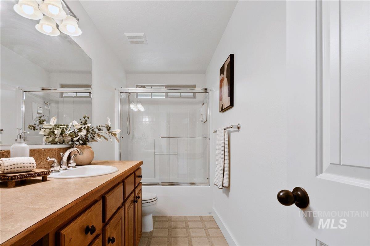 11240 West Blake Dr, Star, Idaho 83669, 4 Bedrooms, 2.5 Bathrooms, Residential For Sale, Price $540,000,MLS 98983331