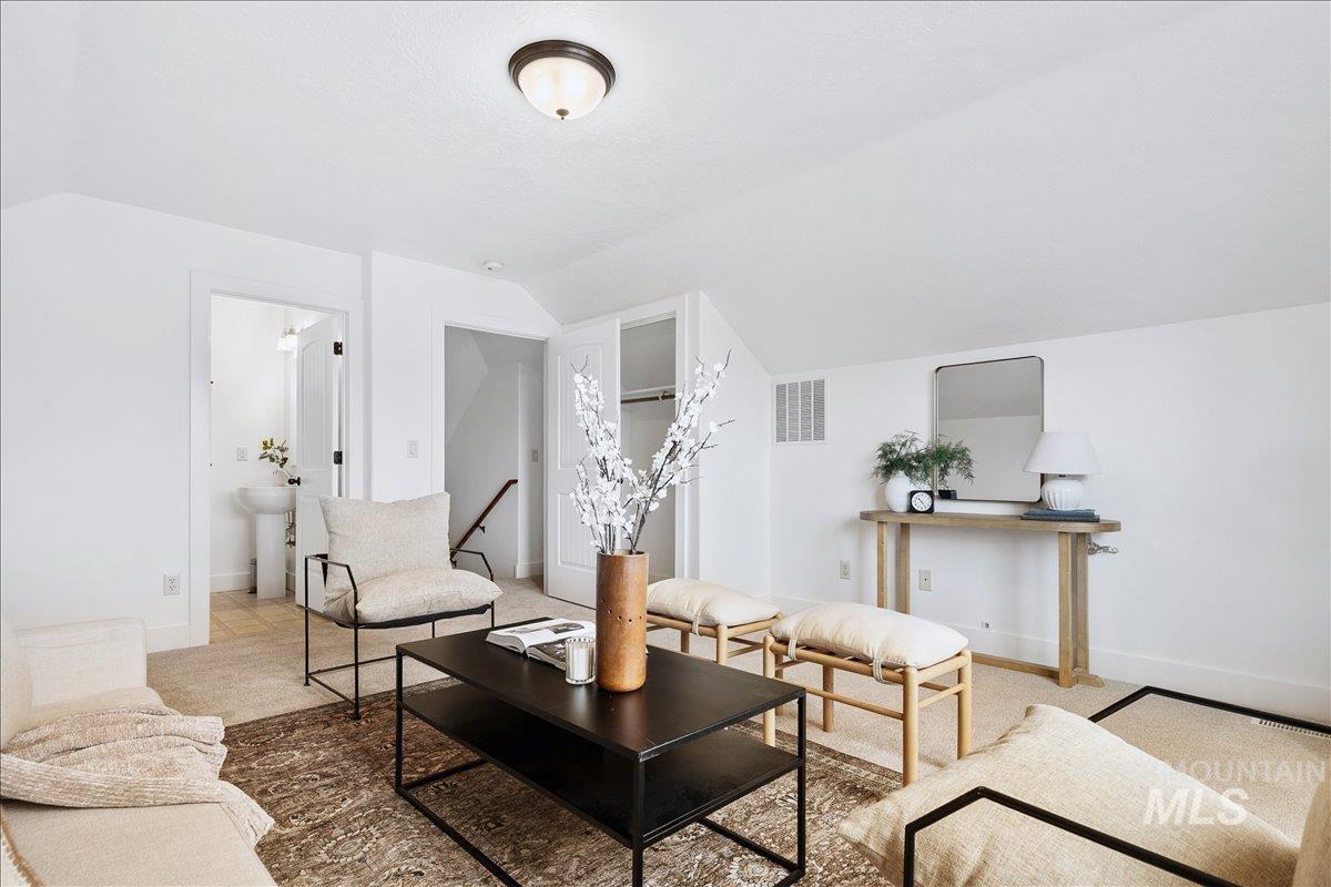 11240 West Blake Dr, Star, Idaho 83669, 4 Bedrooms, 2.5 Bathrooms, Residential For Sale, Price $540,000,MLS 98983331